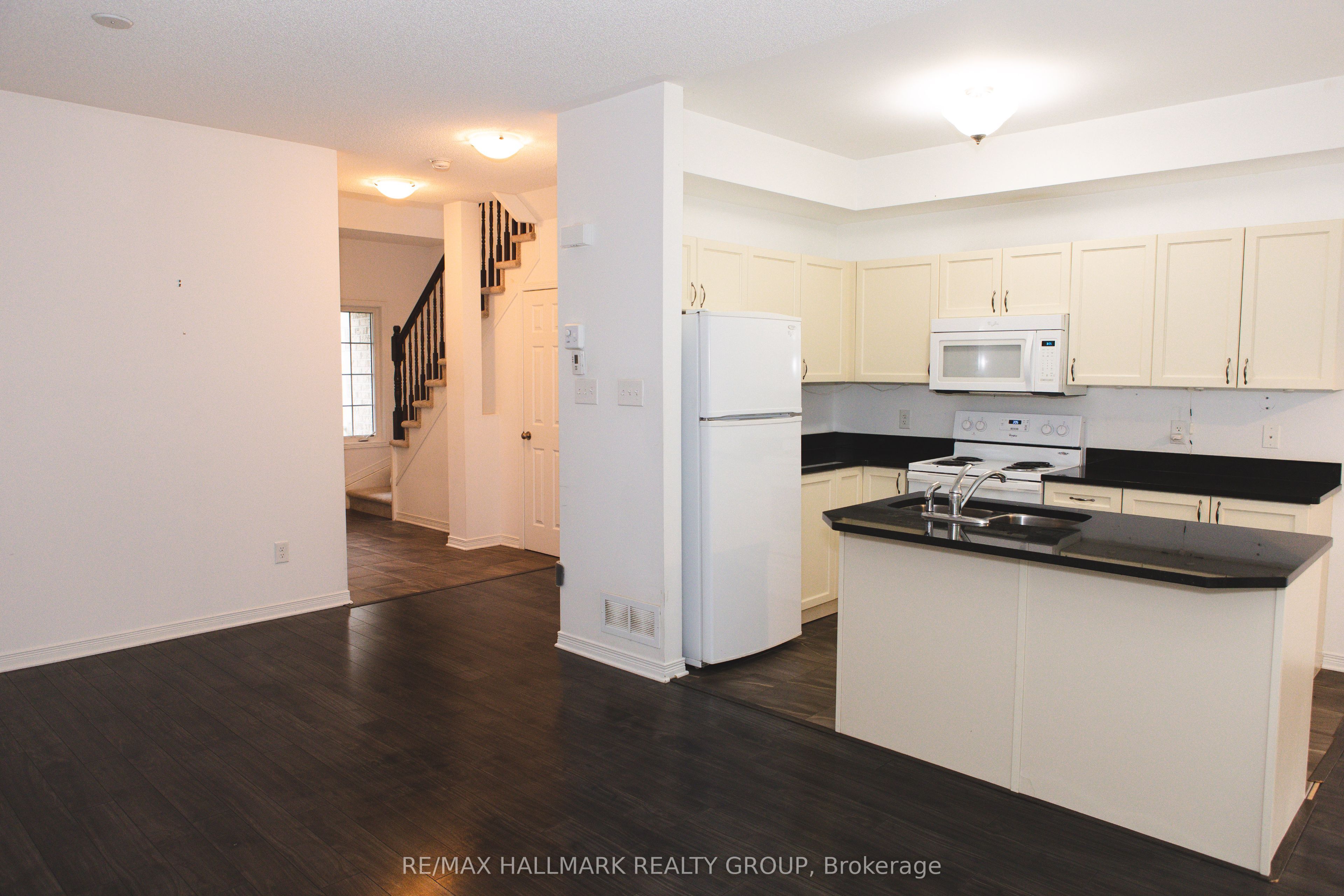 74 Dundalk Private, Barrhaven, ON K2J 0J5 photo 5