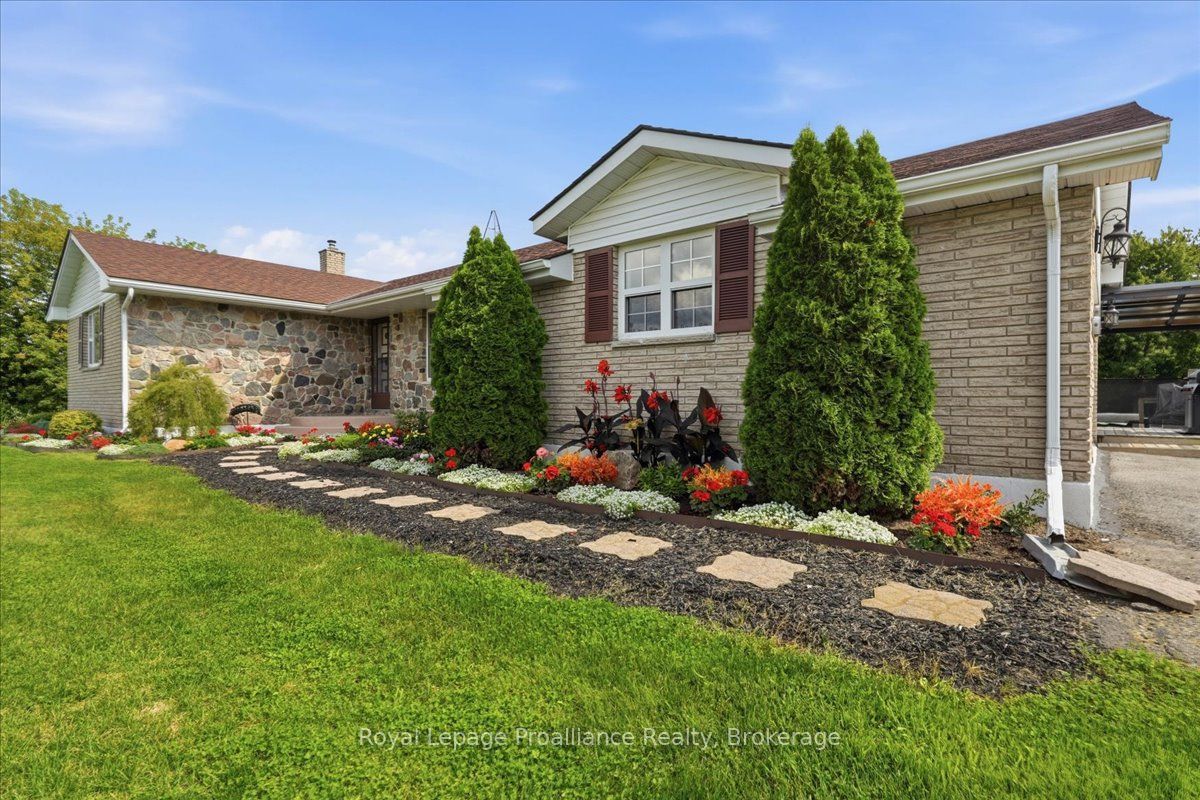 305 Valley Road, Prince Edward County, ON K0K 1A0 photo 2