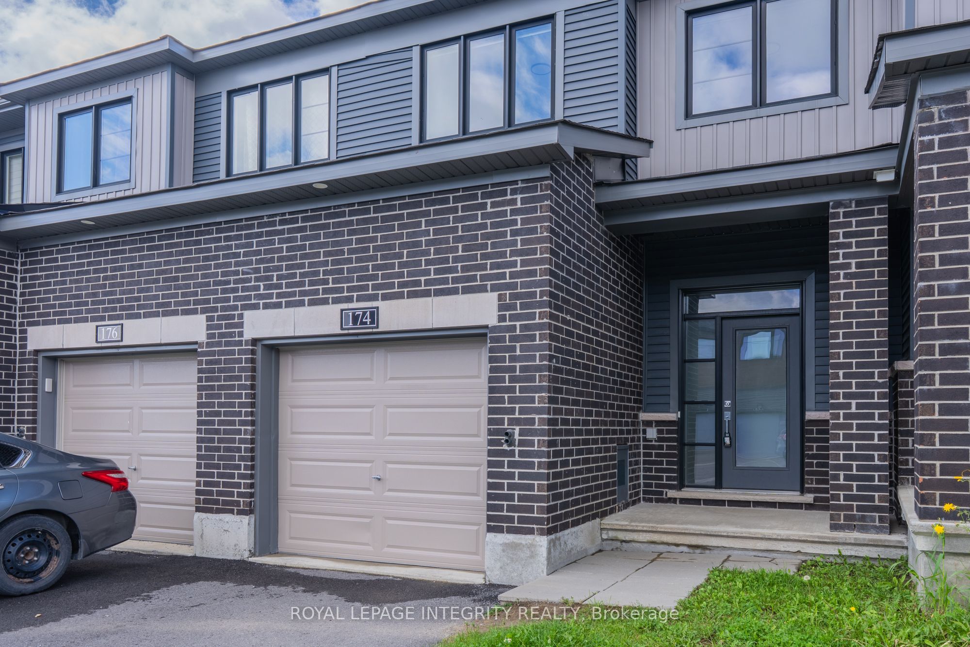 174 NAMASTE Walk, Barrhaven, ON K2J 6Z4 photo 2