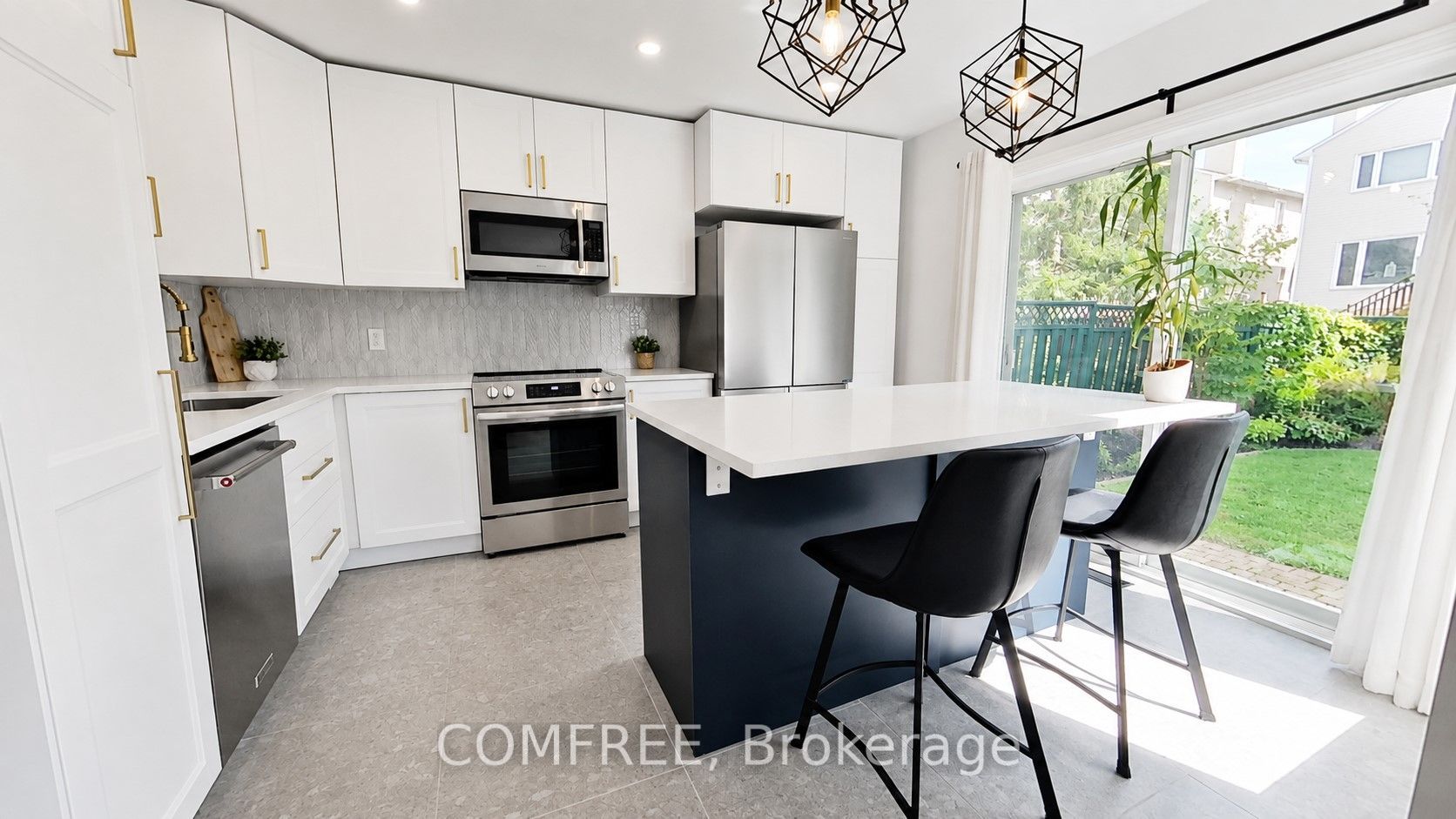 1302 Parc Du Village Street, Orleans - Convent Glen and Area, ON K1C 7B1 photo 4