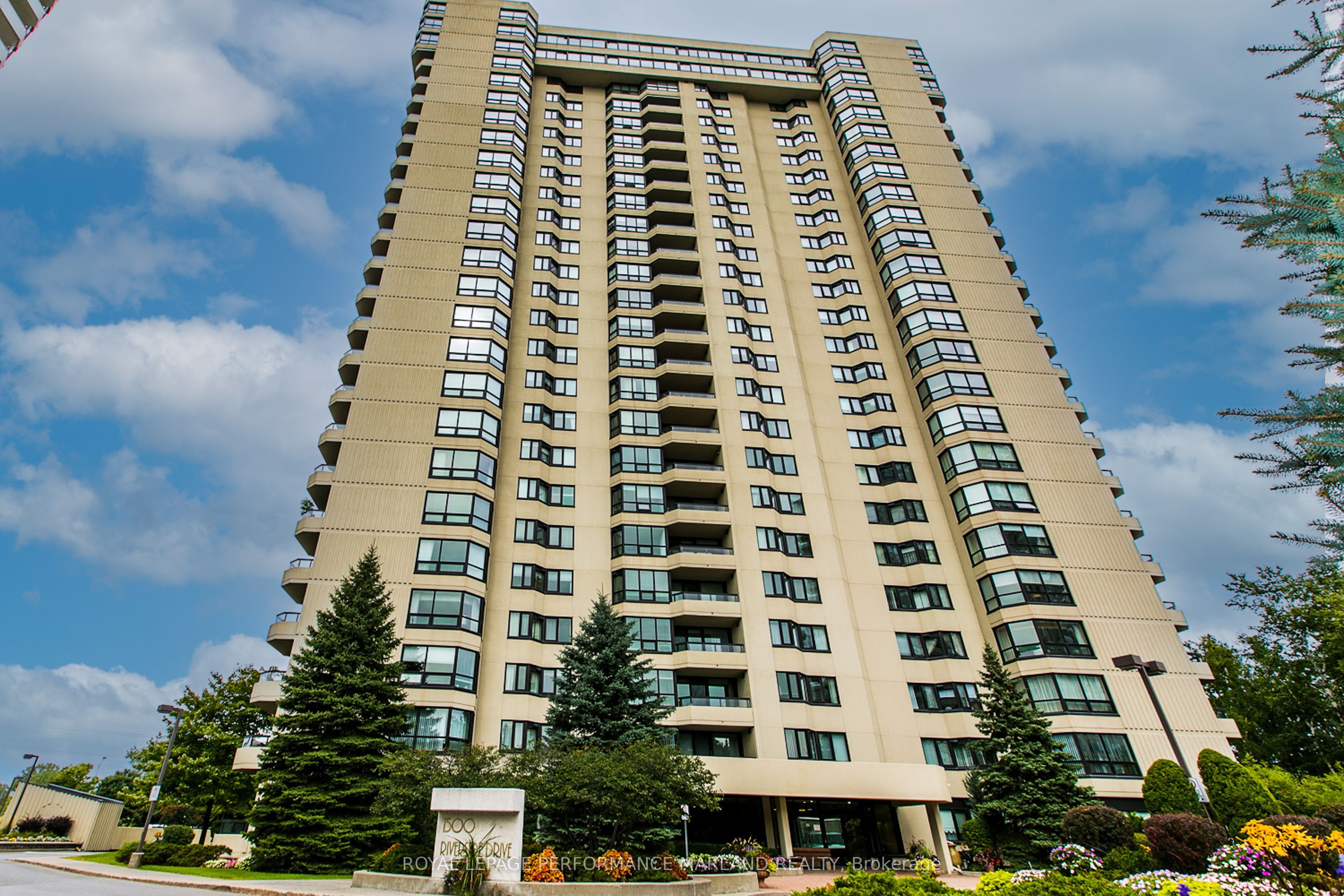 1510 Riverside Drive 2001, Alta Vista and Area, ON K1G 4X5