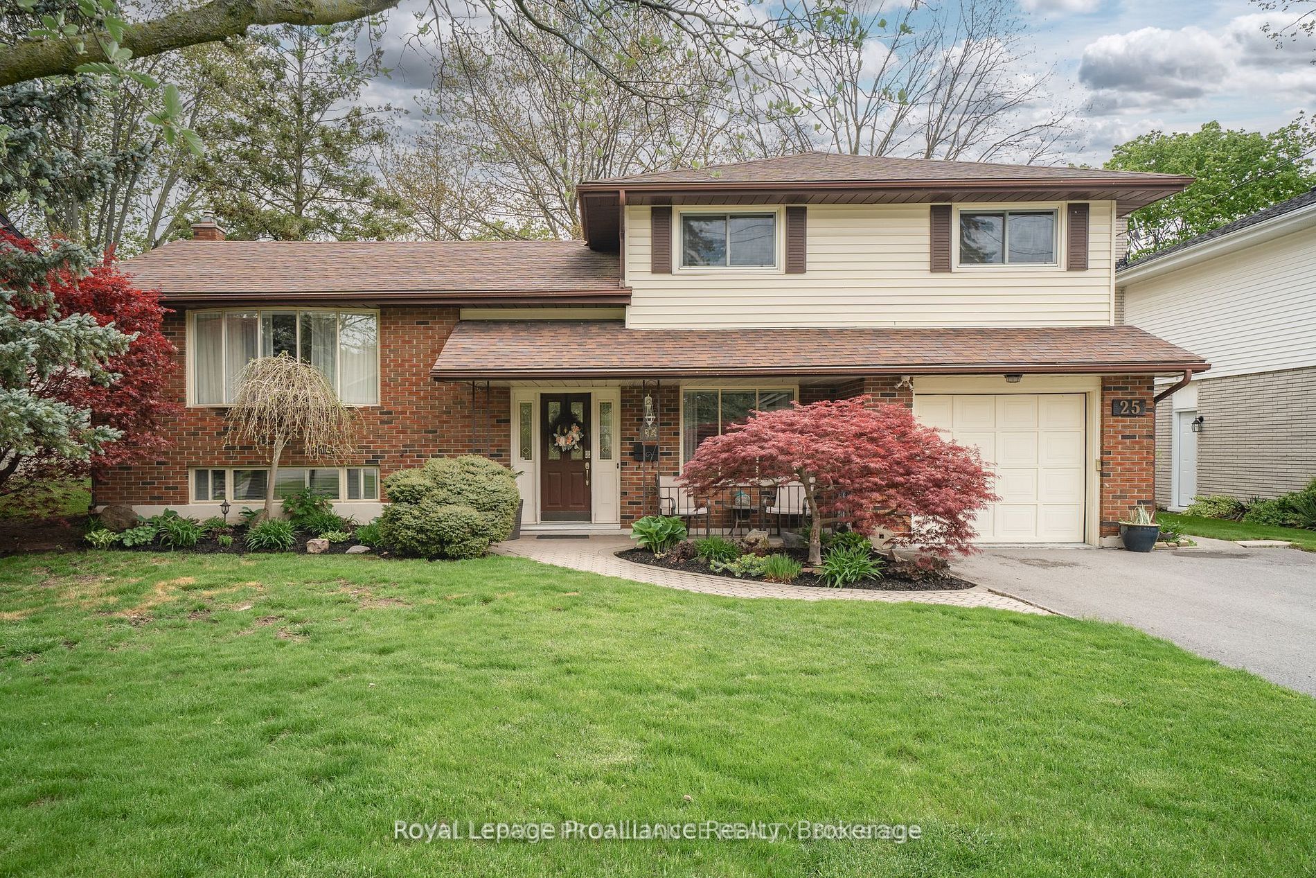 25 Keller Drive, Belleville, ON K8P 4B3