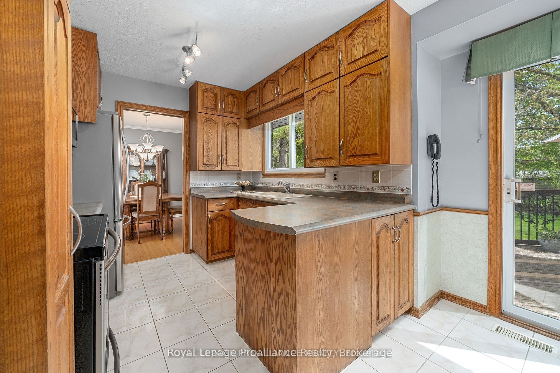 25 Keller Drive, Belleville, ON K8P 4B3 photo 5