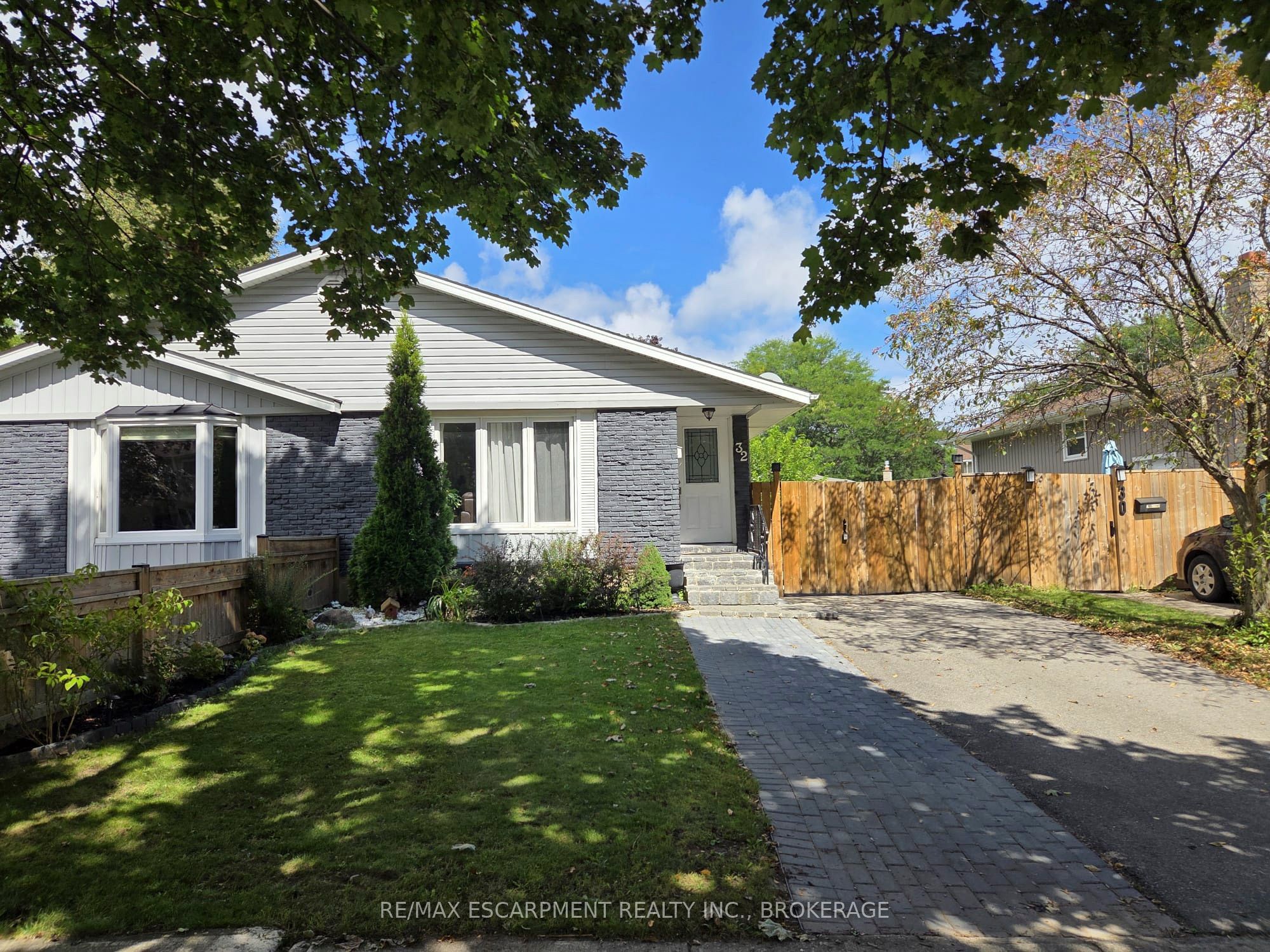 32 Birchpark Drive Lower, Grimsby, ON L3M 4N1