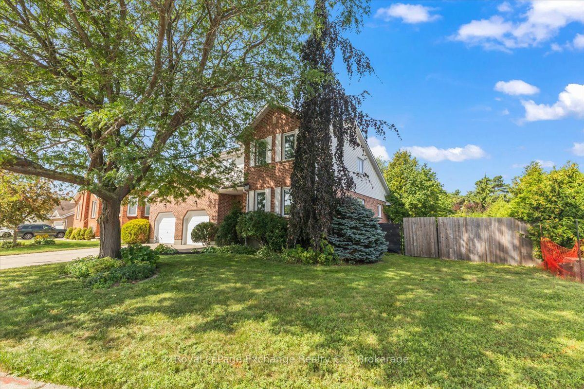 621 Lynden Crescent, Kincardine, ON N2Z 3A9 photo 2