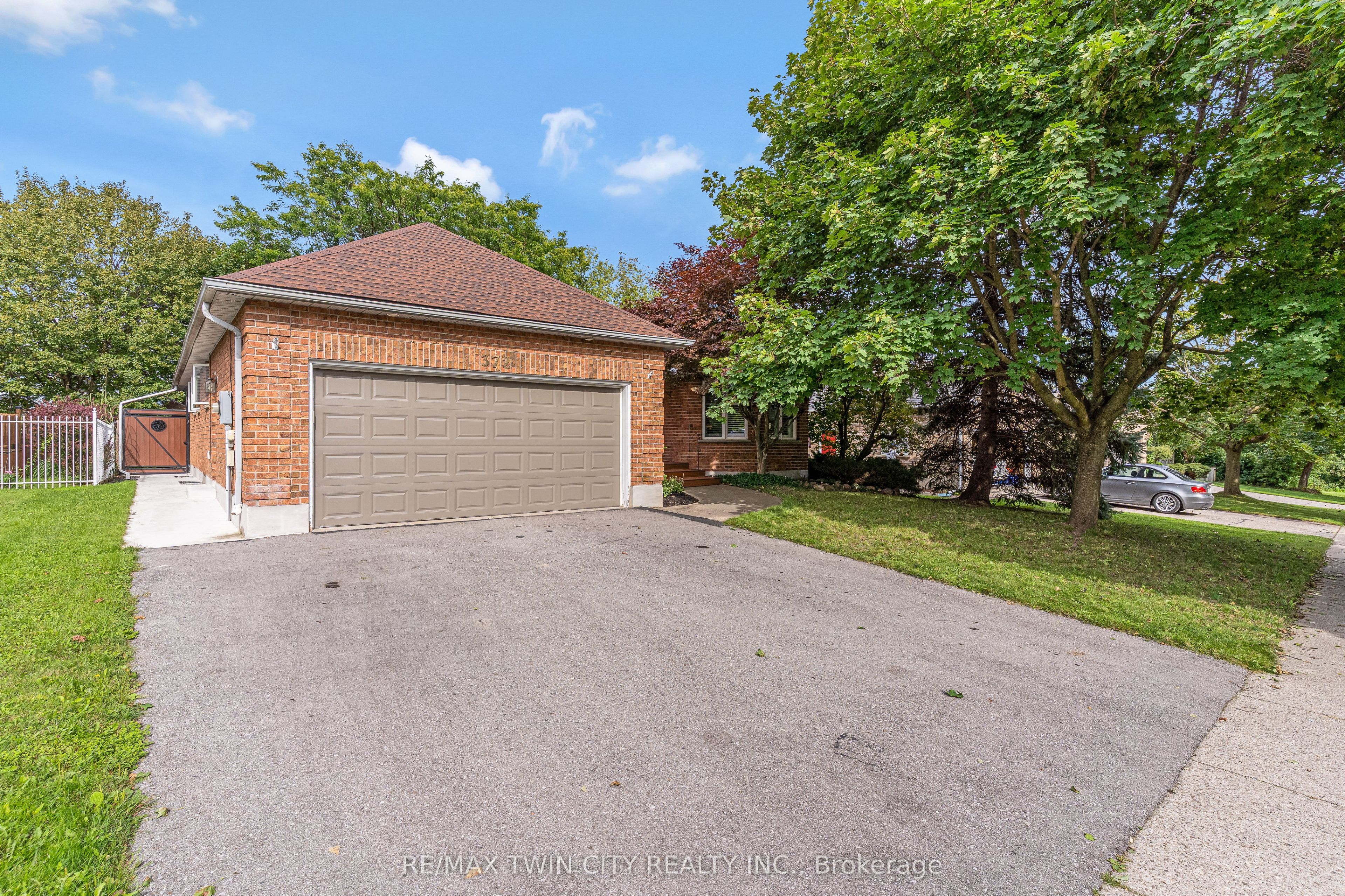 372 Gatestone Boulevard, Waterloo, ON N2T 2J6 photo 2