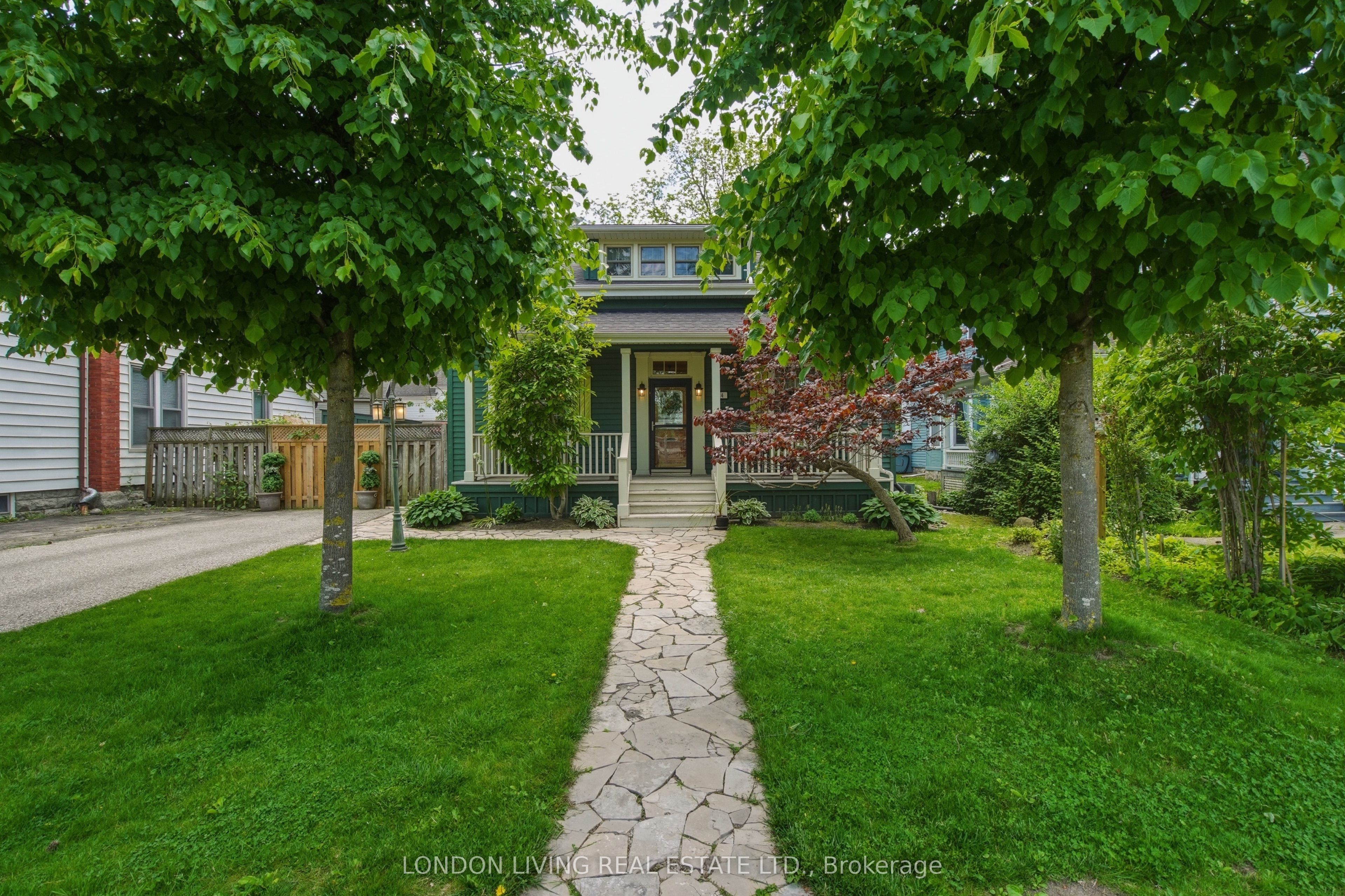 24 Centre Street, St. Thomas, ON N5R 2Z2 photo 2