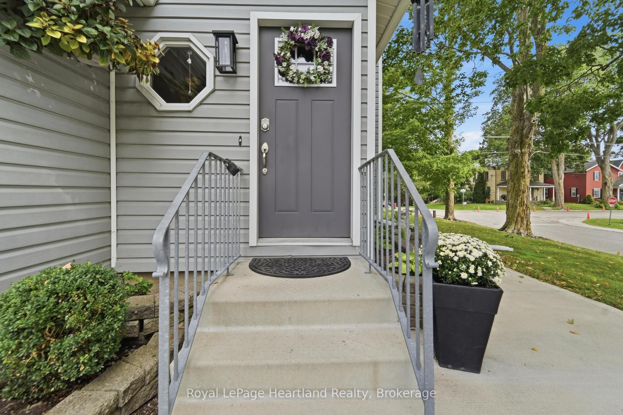 409 Gypsy Lane, North Huron, ON N0M 1H0 photo 5