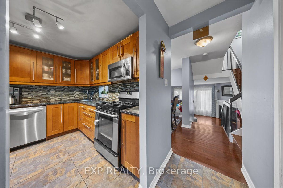 66 Tedwyn Drive, Barrhaven, ON K2J 1T8 photo 3
