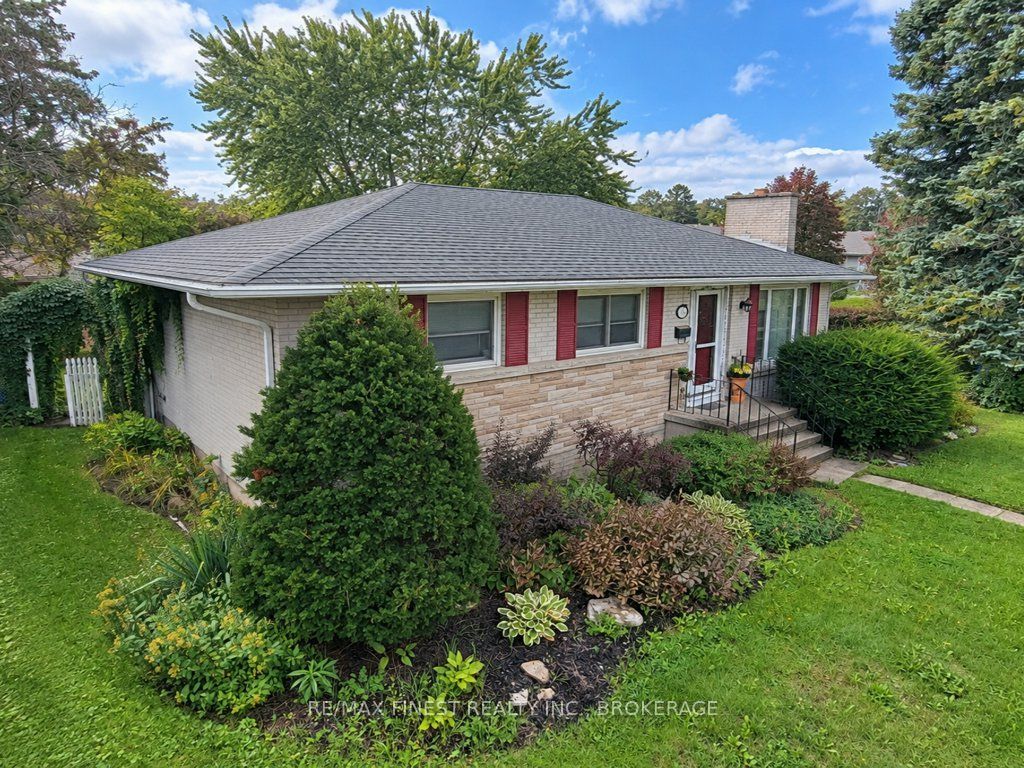58 Princeton Place, Loyalist, ON K7N 1E6 photo 2