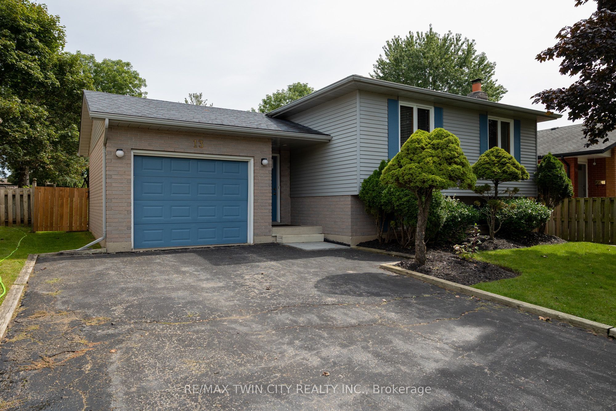 13 FOREST Drive, Brant, ON N3L 3L2 photo 4