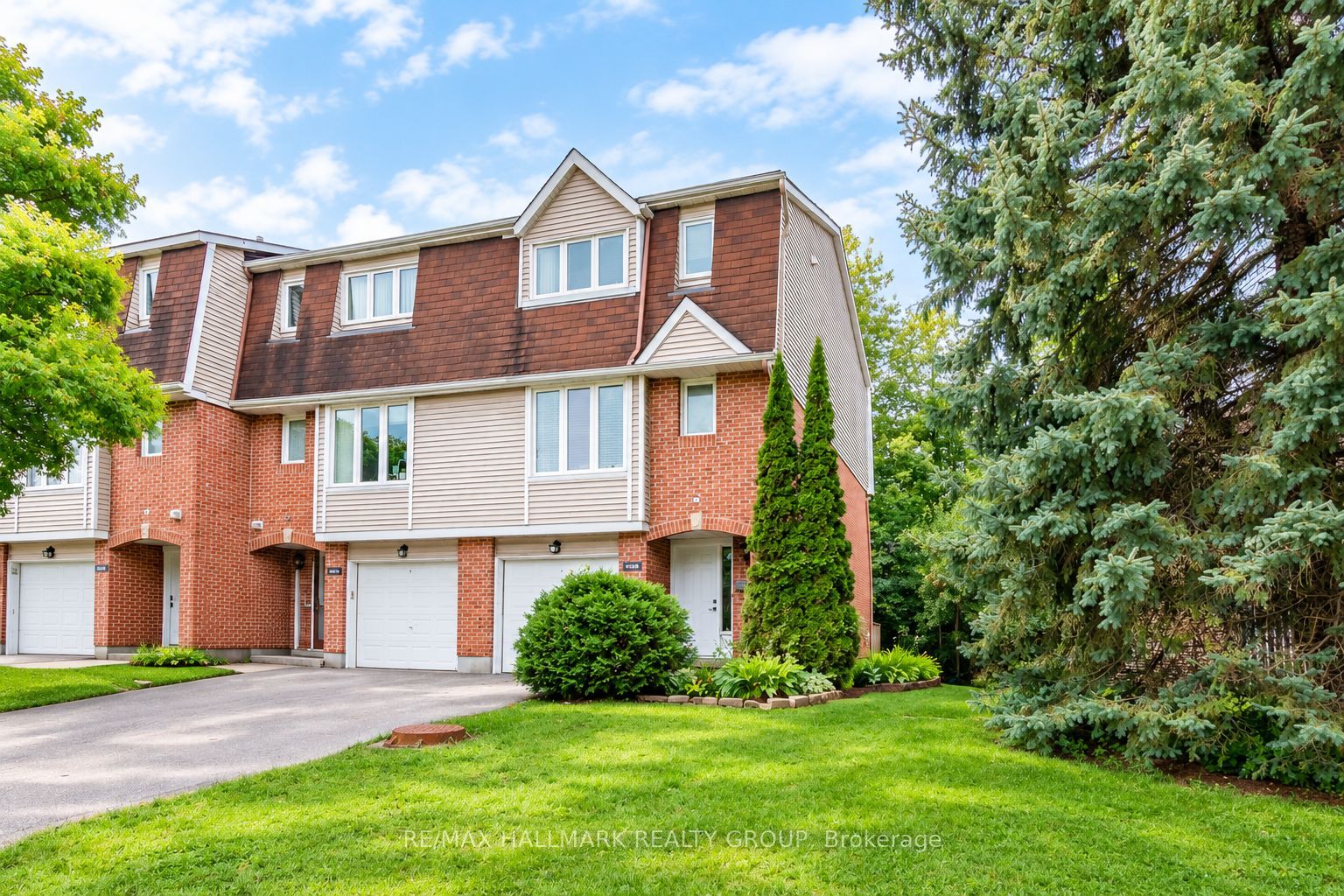 409 Pickford Drive B, Kanata, ON K2L 3P8
