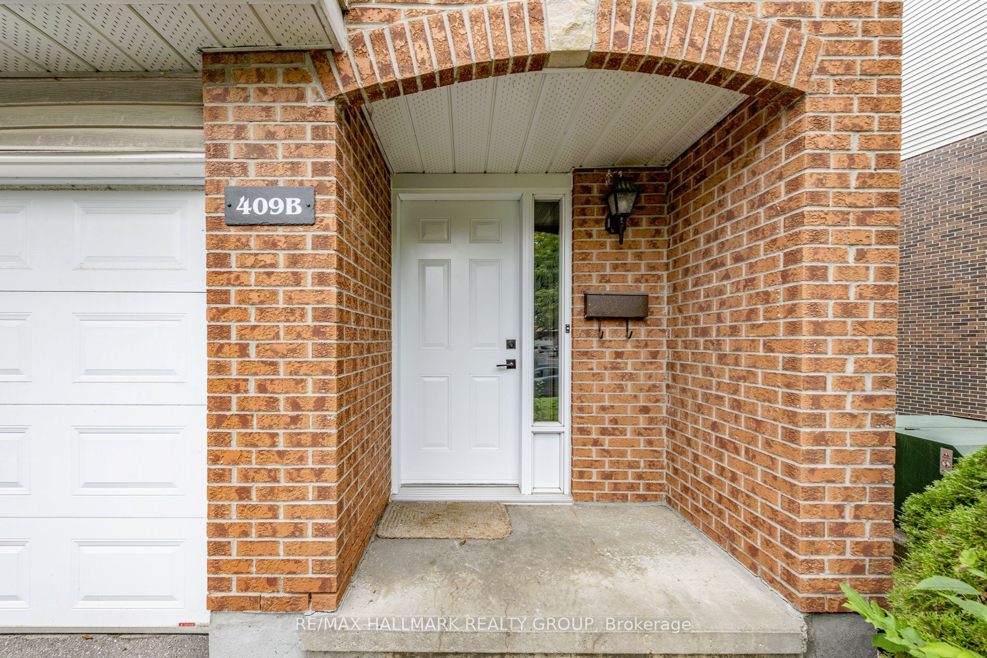 409 Pickford Drive B, Kanata, ON K2L 3P8 photo 4