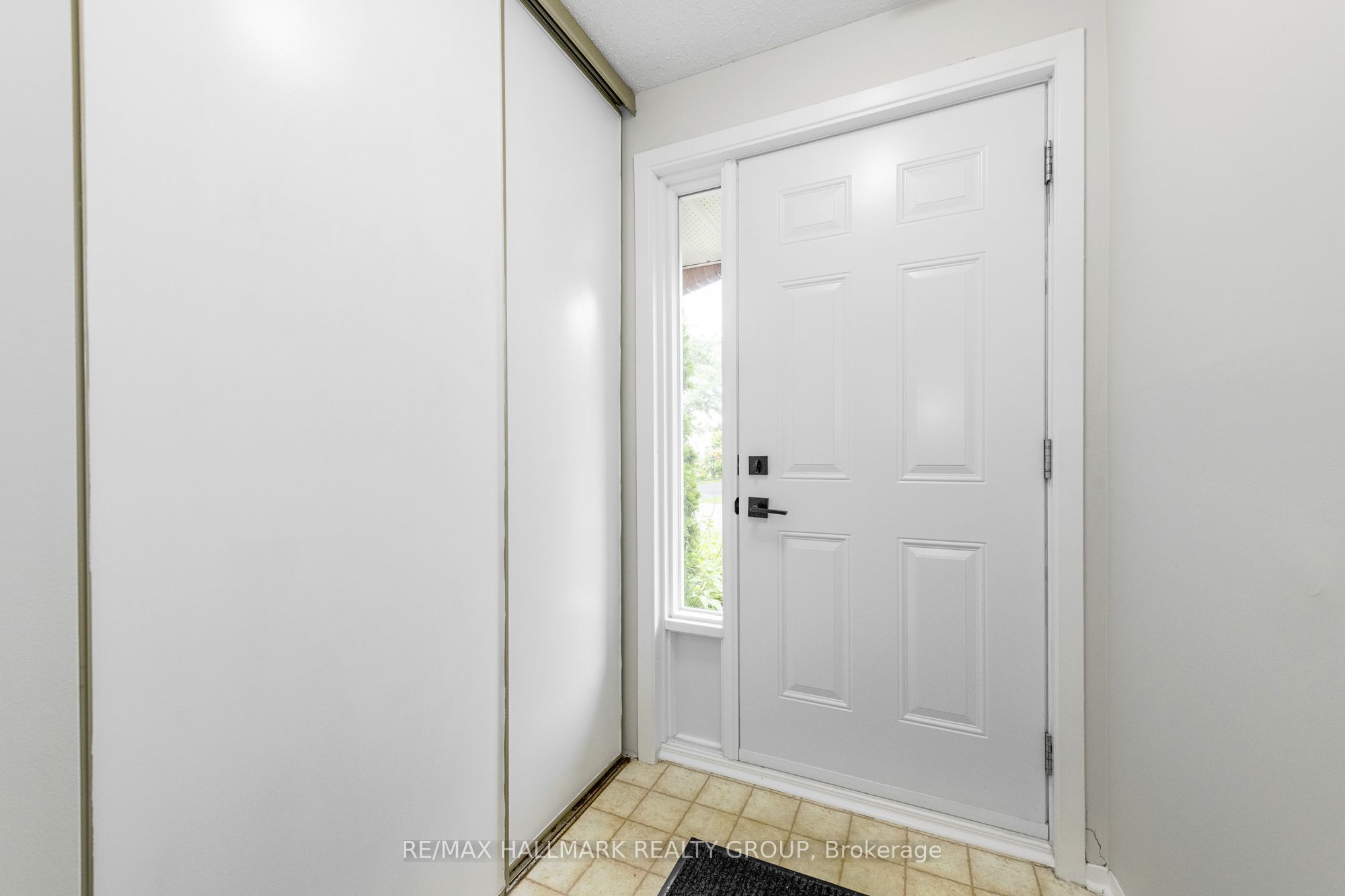 409 Pickford Drive B, Kanata, ON K2L 3P8 photo 5