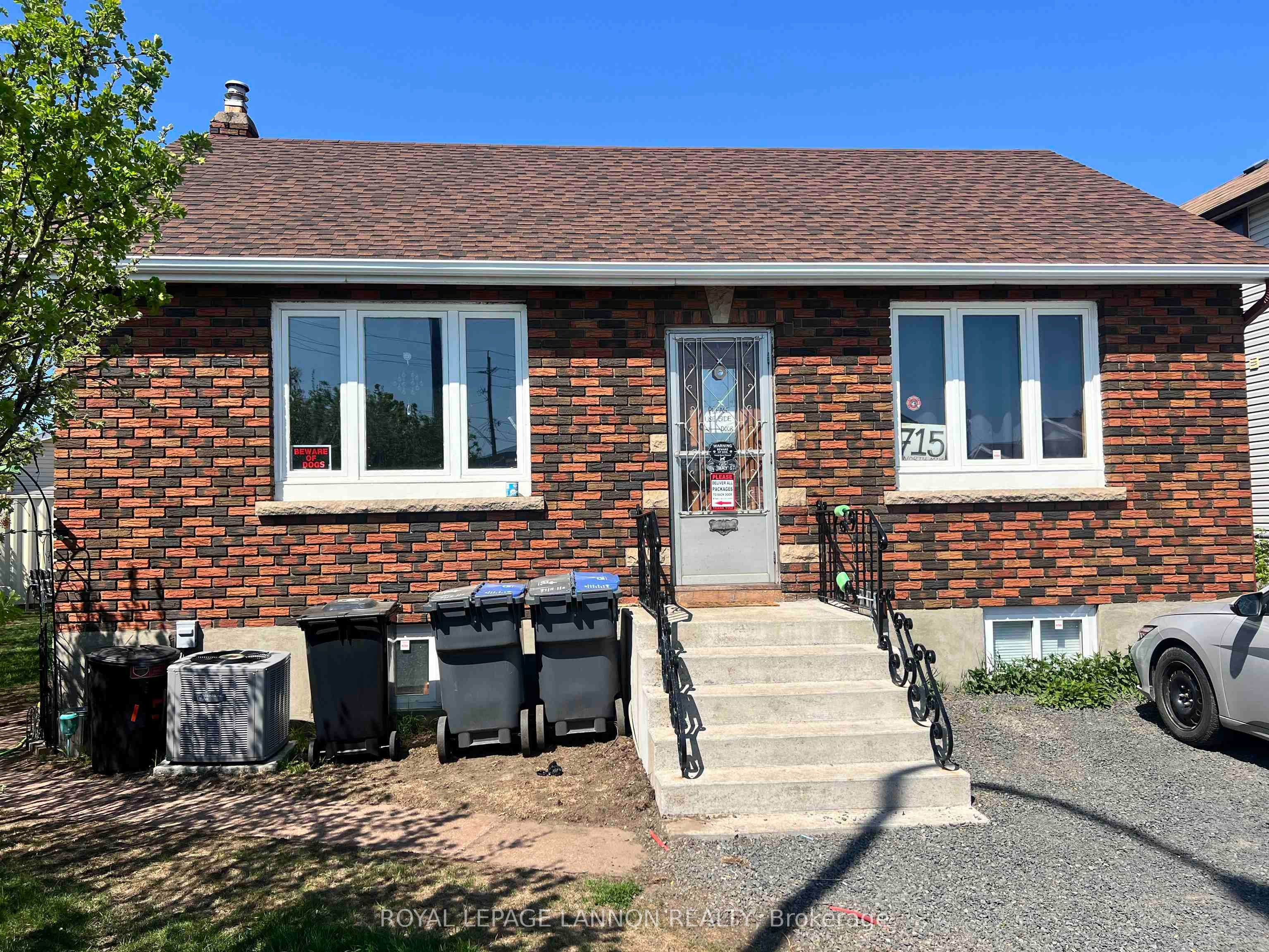 715 May Street N, Thunder Bay, ON P7C 3S1