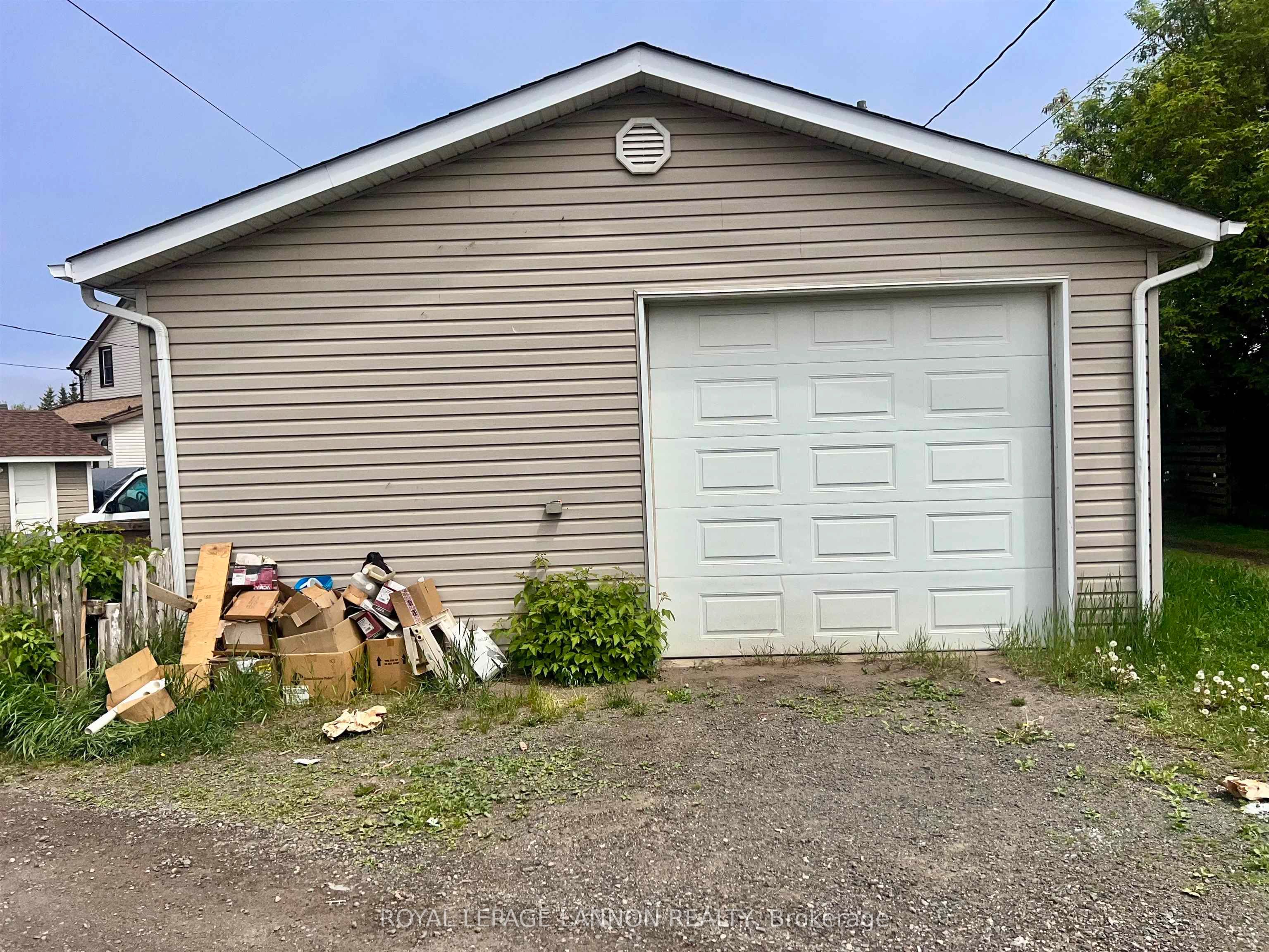 715 May Street N, Thunder Bay, ON P7C 3S1 photo 4