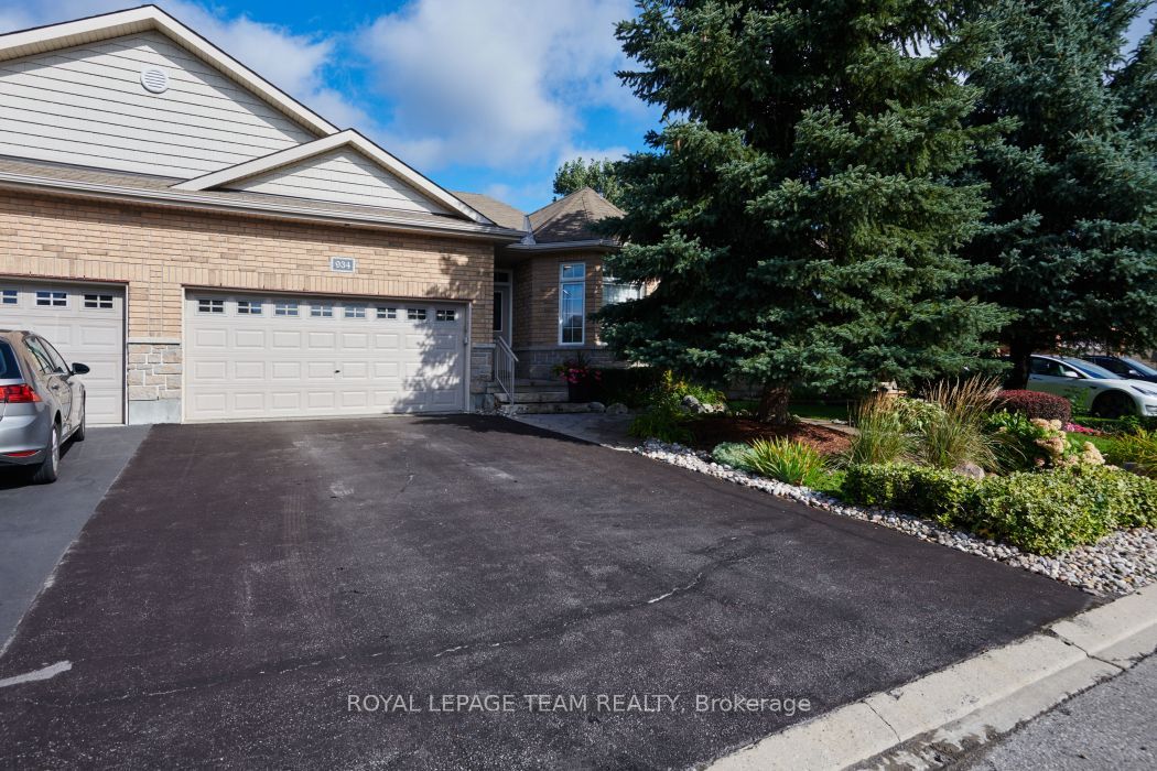 934 Burwash Landing Byway, Kanata, ON K2W 0C8 photo 2