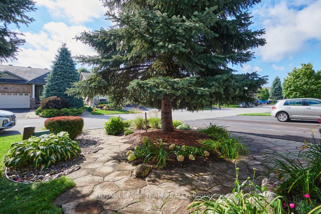 934 Burwash Landing Byway, Kanata, ON K2W 0C8 photo 3