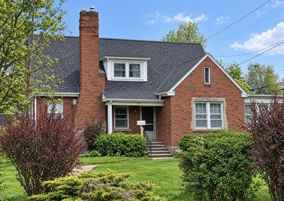 77 Main Street E, Grimsby, ON L3M 1N5