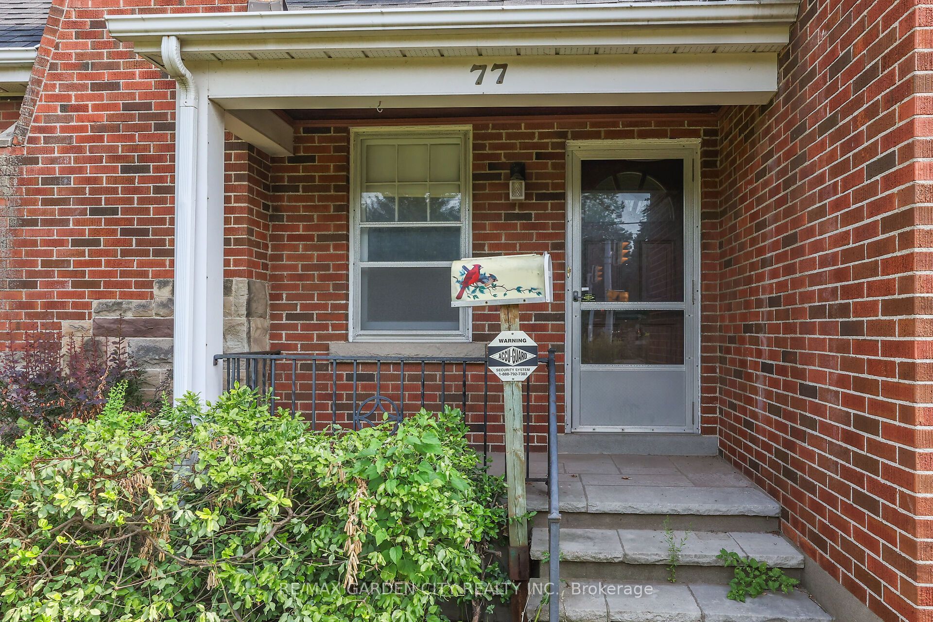 77 Main Street E, Grimsby, ON L3M 1N5 photo 3