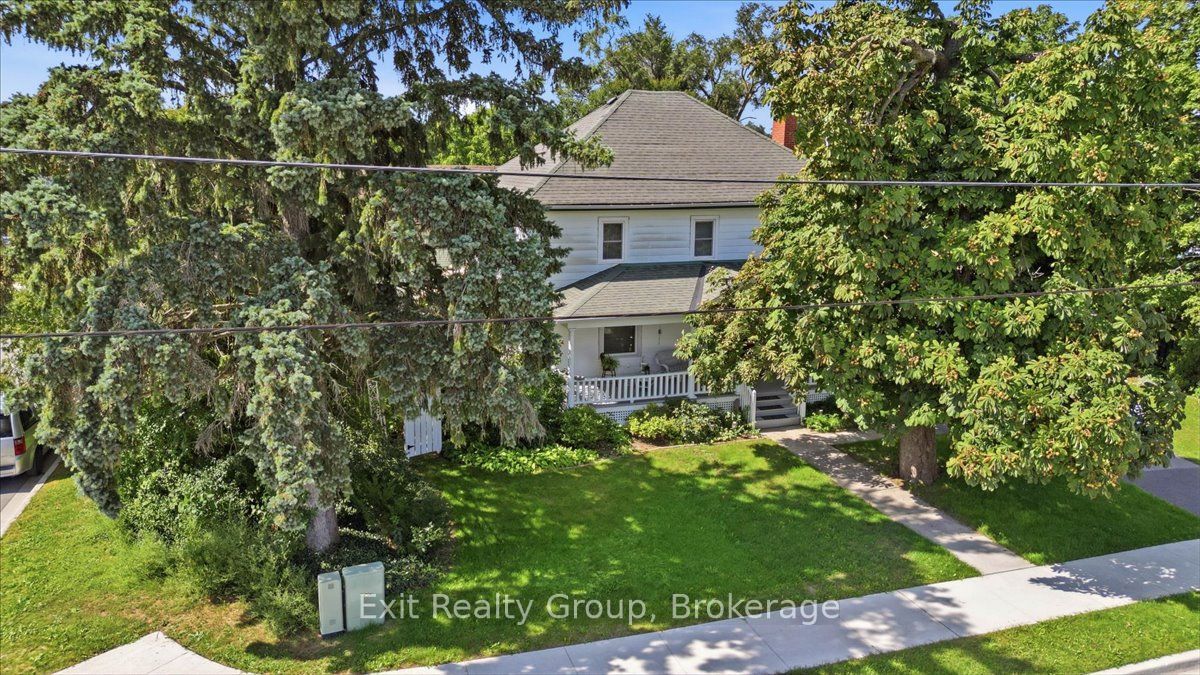 28 Lorne Avenue, Quinte West, ON K8V 5B3 photo 2