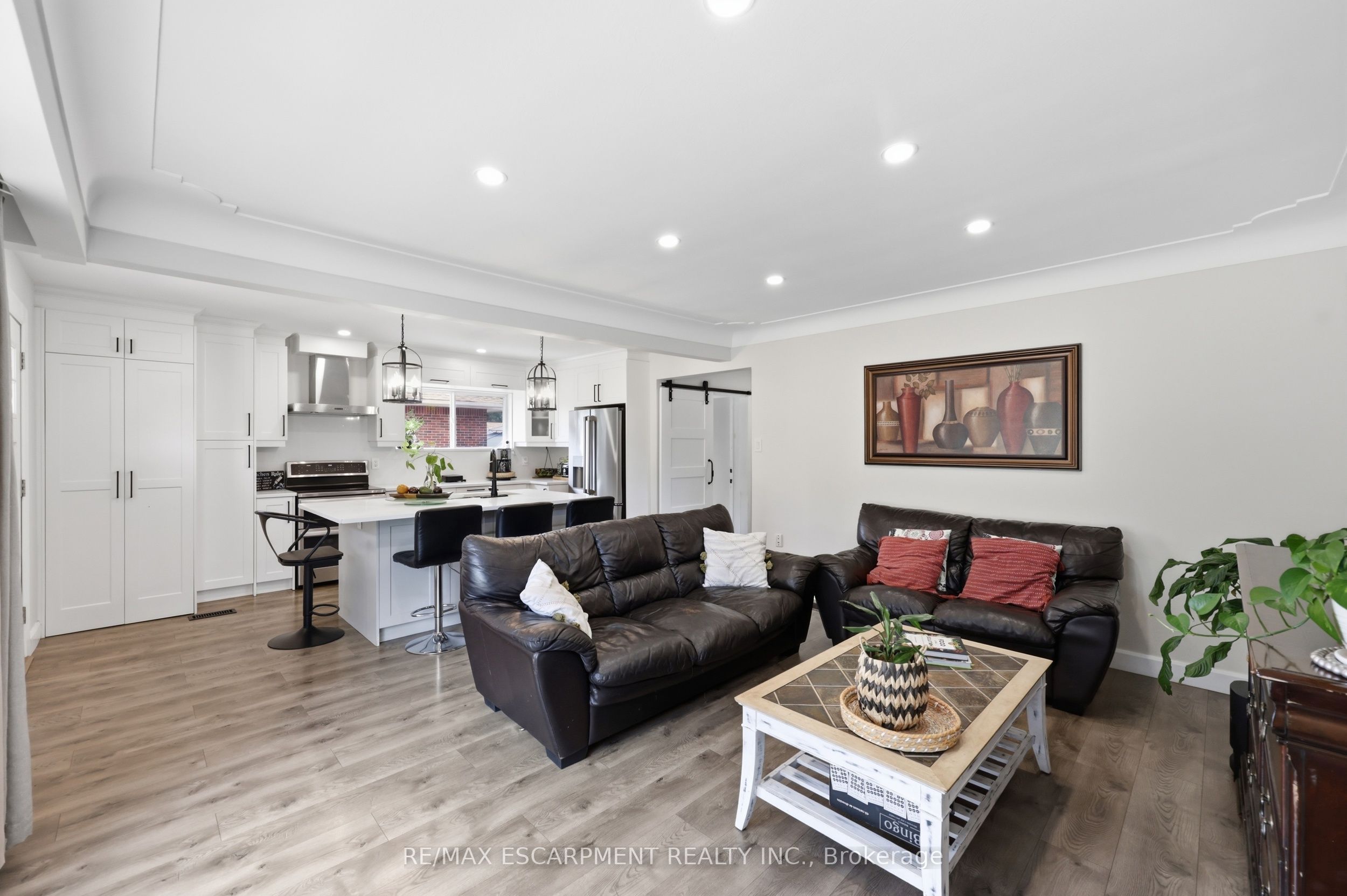 894 Brucedale Avenue E, Hamilton, ON L8B 1S9 photo 5
