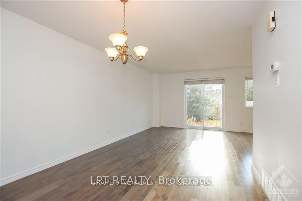 121 Erin Crescent, Hunt Club - Windsor Park Village and Area, ON K1V 9Z3 photo 5