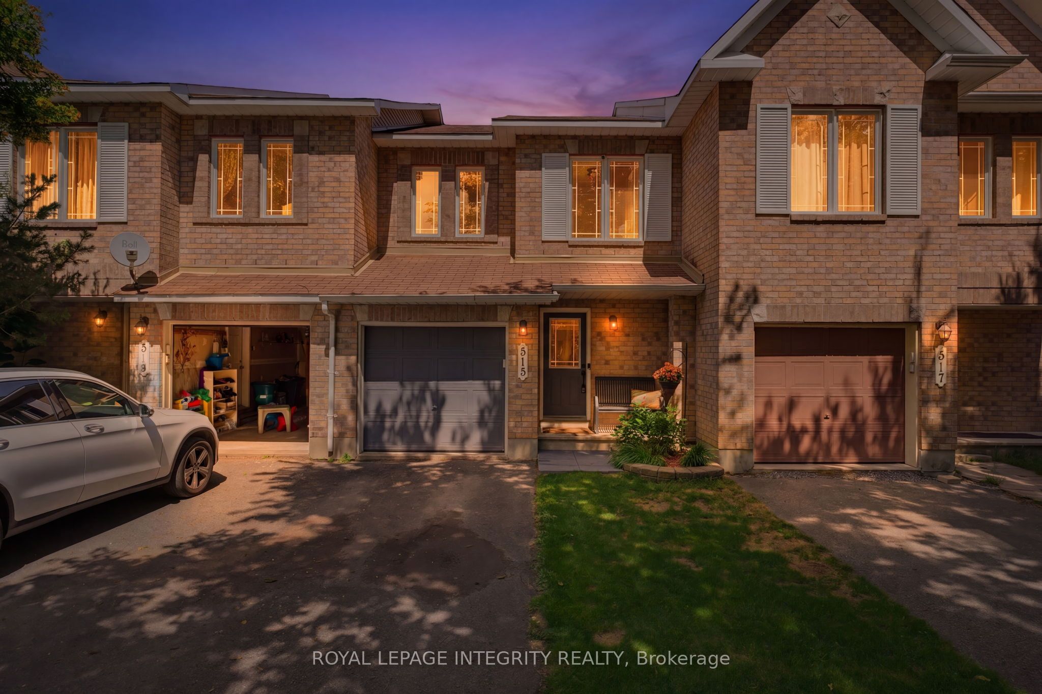 515 Woodchase Street, Kanata, ON K2W 1J2