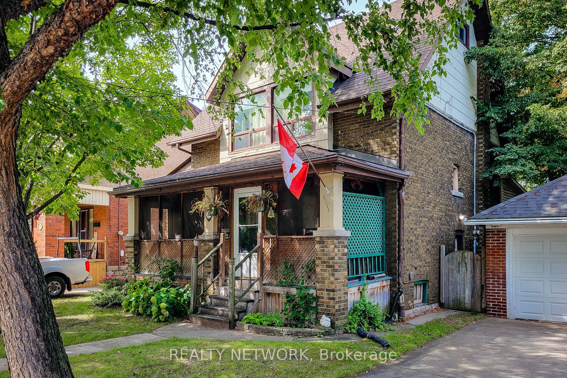 12 Leinster Avenue S, Hamilton, ON L8M 3A1