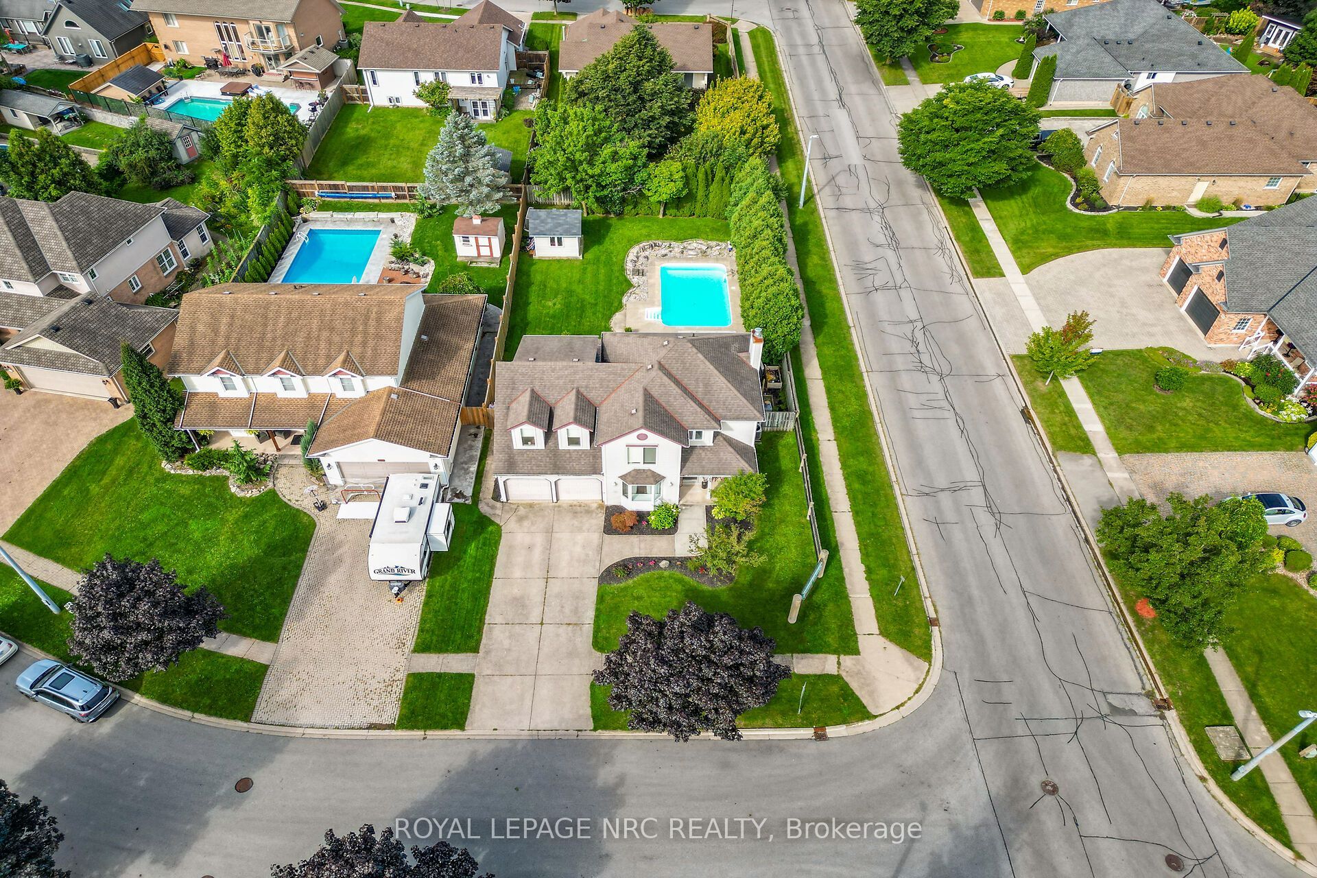 105 Stefanie Crescent, Welland, ON L3C 6X9 photo 2