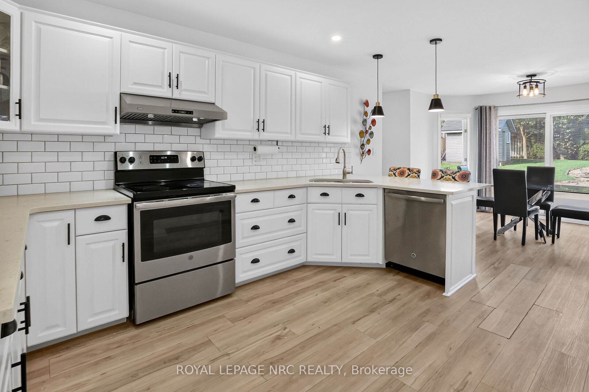 105 Stefanie Crescent, Welland, ON L3C 6X9 photo 4