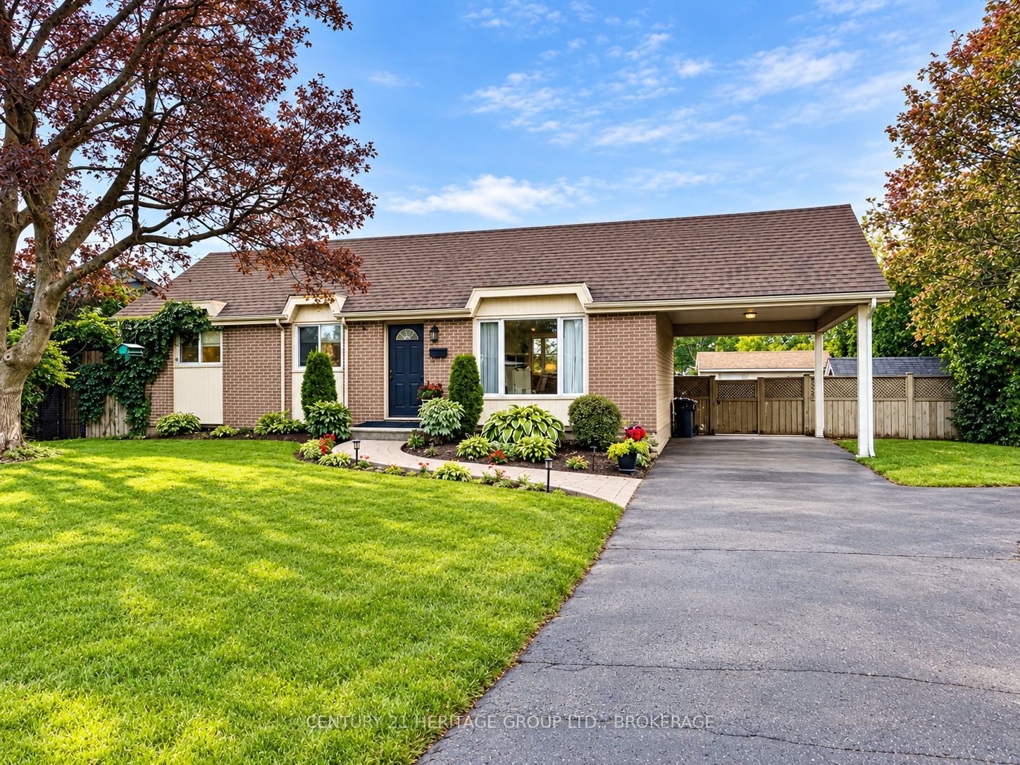 34 Harvard Place, Loyalist, ON K7N 1J4