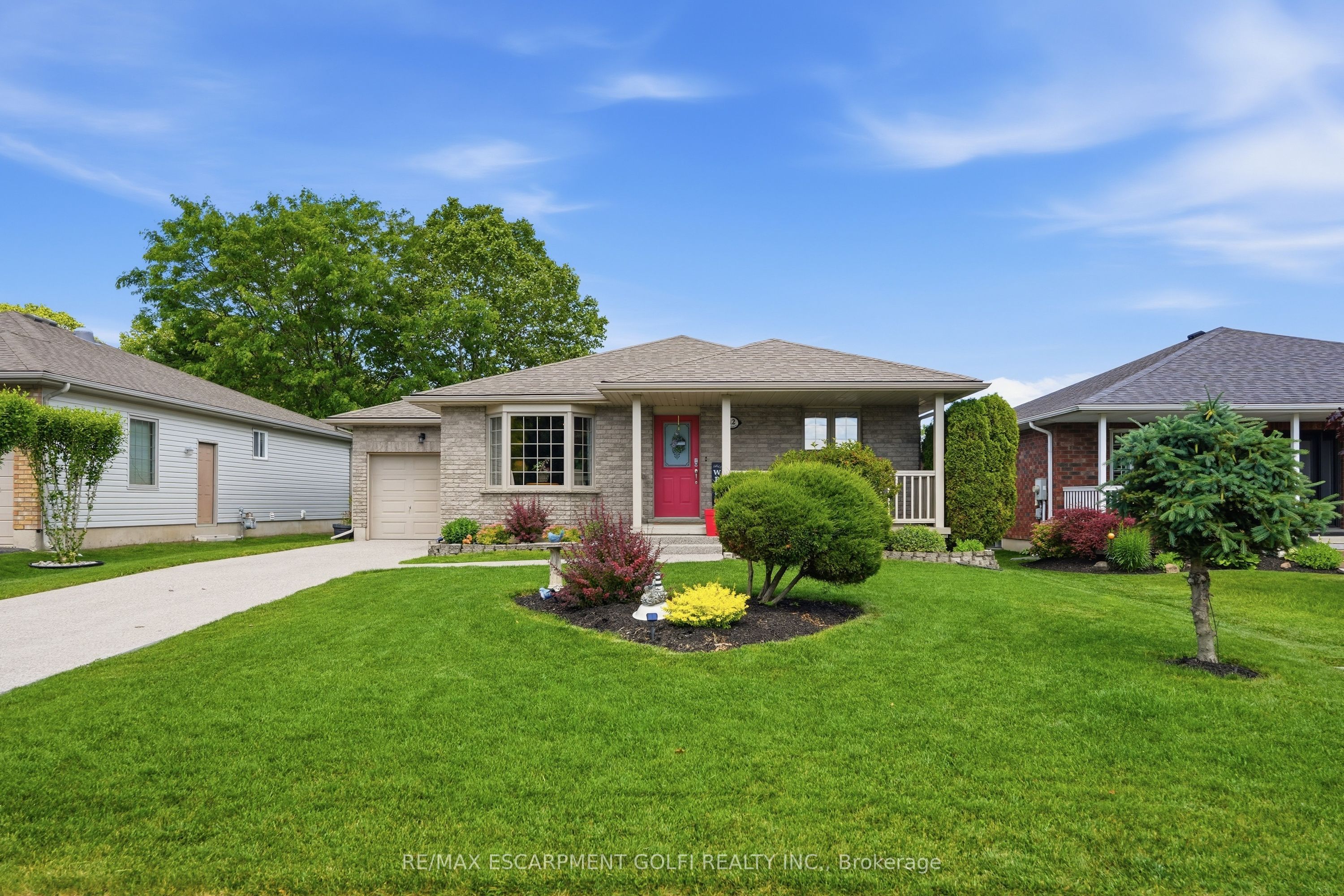 12 Schneider Drive, Norfolk, ON N0A 1N4