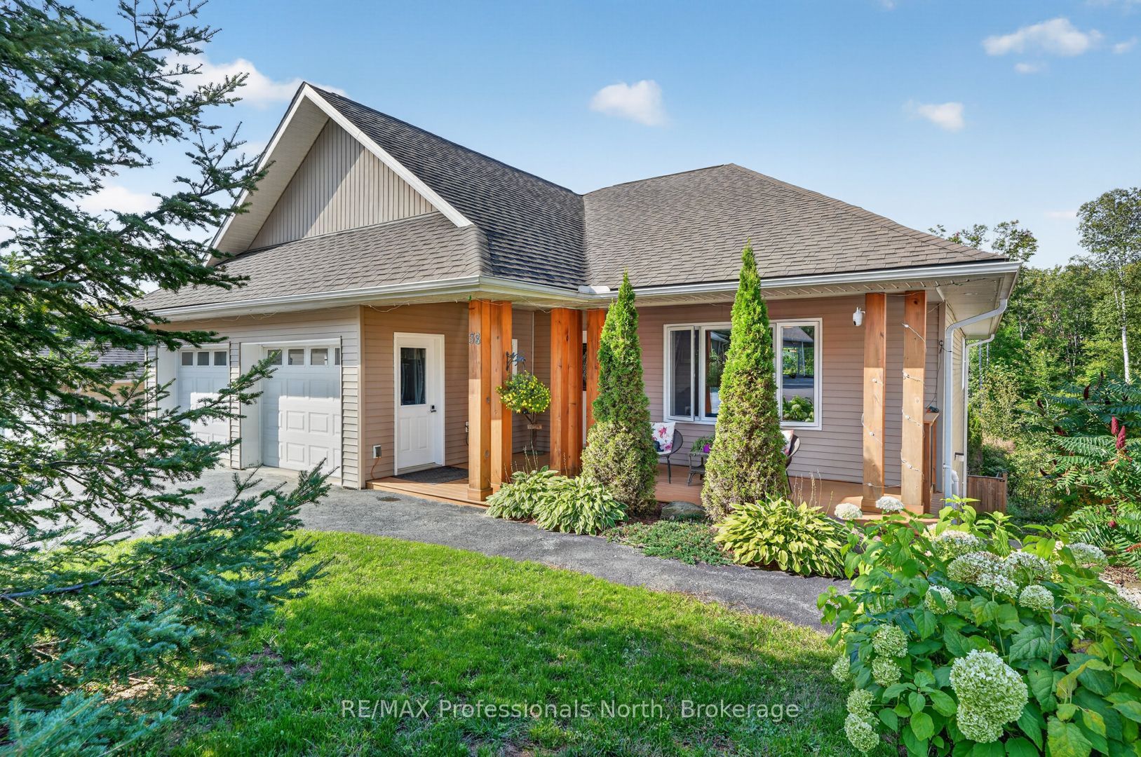 38 Goodwin Drive, Huntsville, ON P1H 2R3