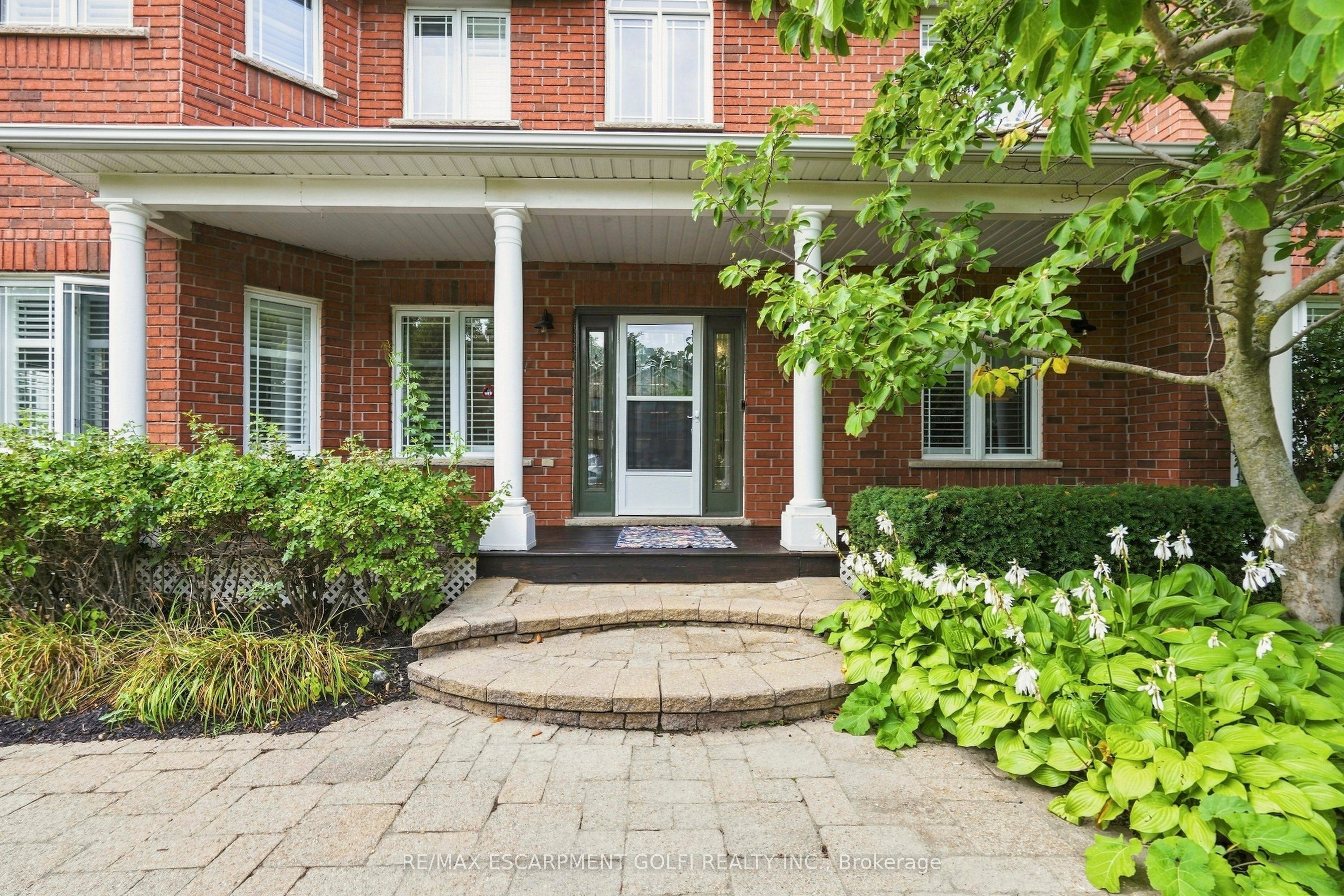 31 COMMANDO Court, Hamilton, ON L8B 0J6 photo 4