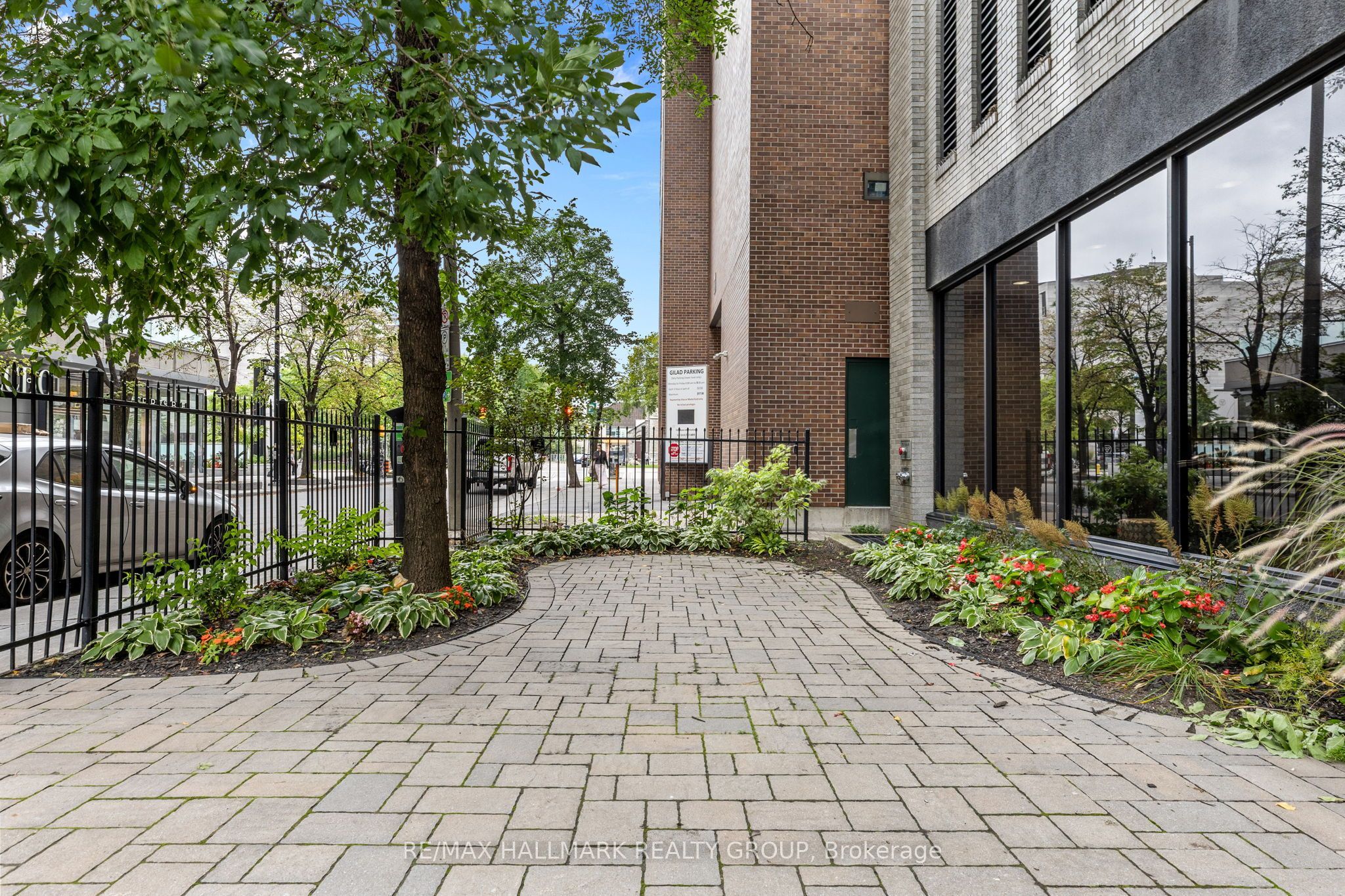 18 Nepean Street 701, Ottawa Centre, ON K2P 2L2 photo 3