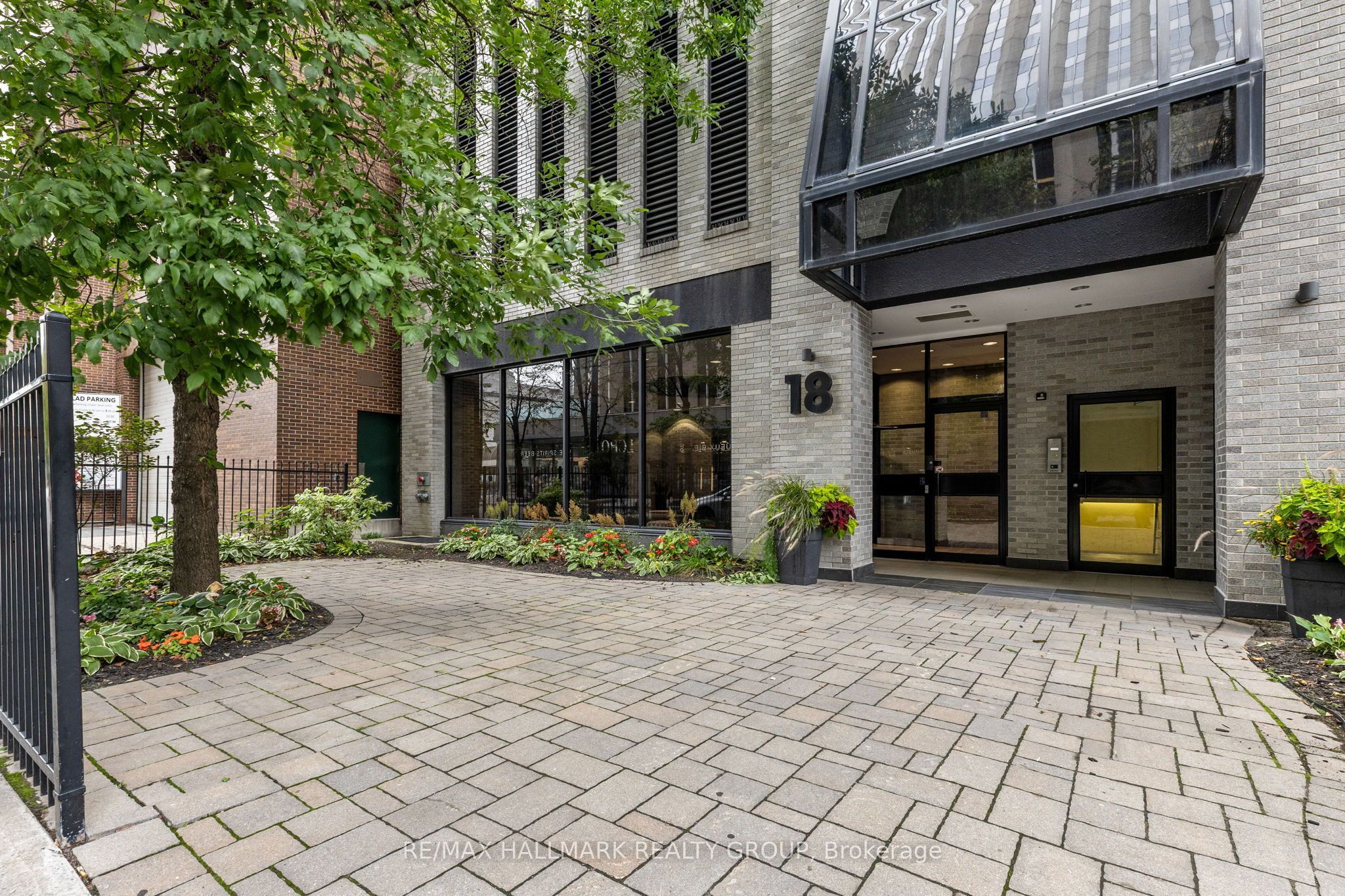 18 Nepean Street 701, Ottawa Centre, ON K2P 2L2 photo 5