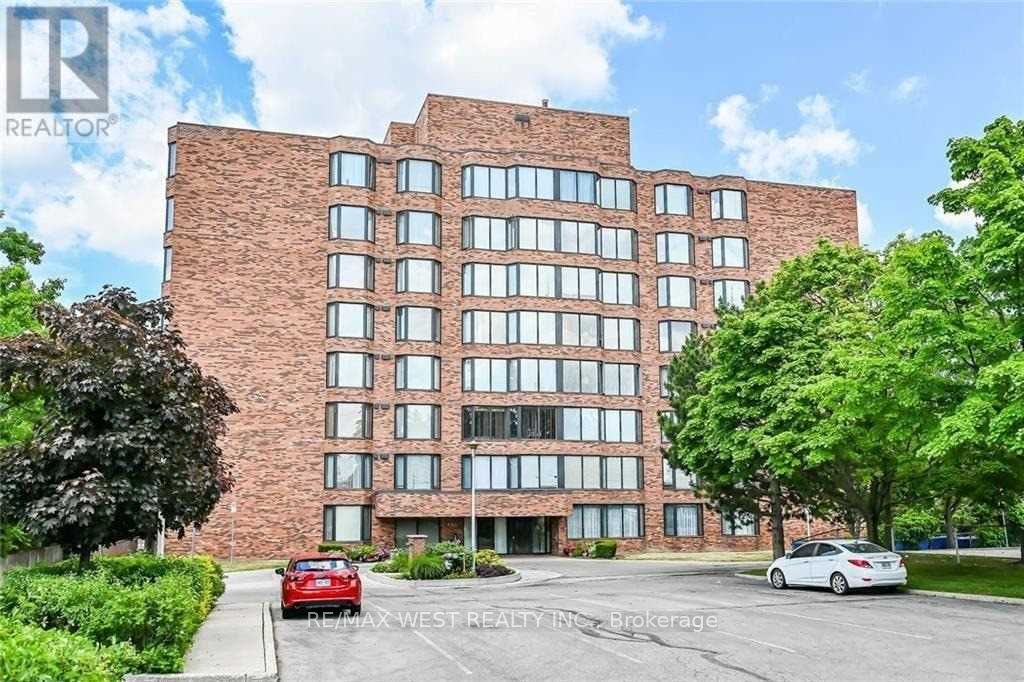 200 Limeridge Road W 406, Hamilton, ON L9C 2V4
