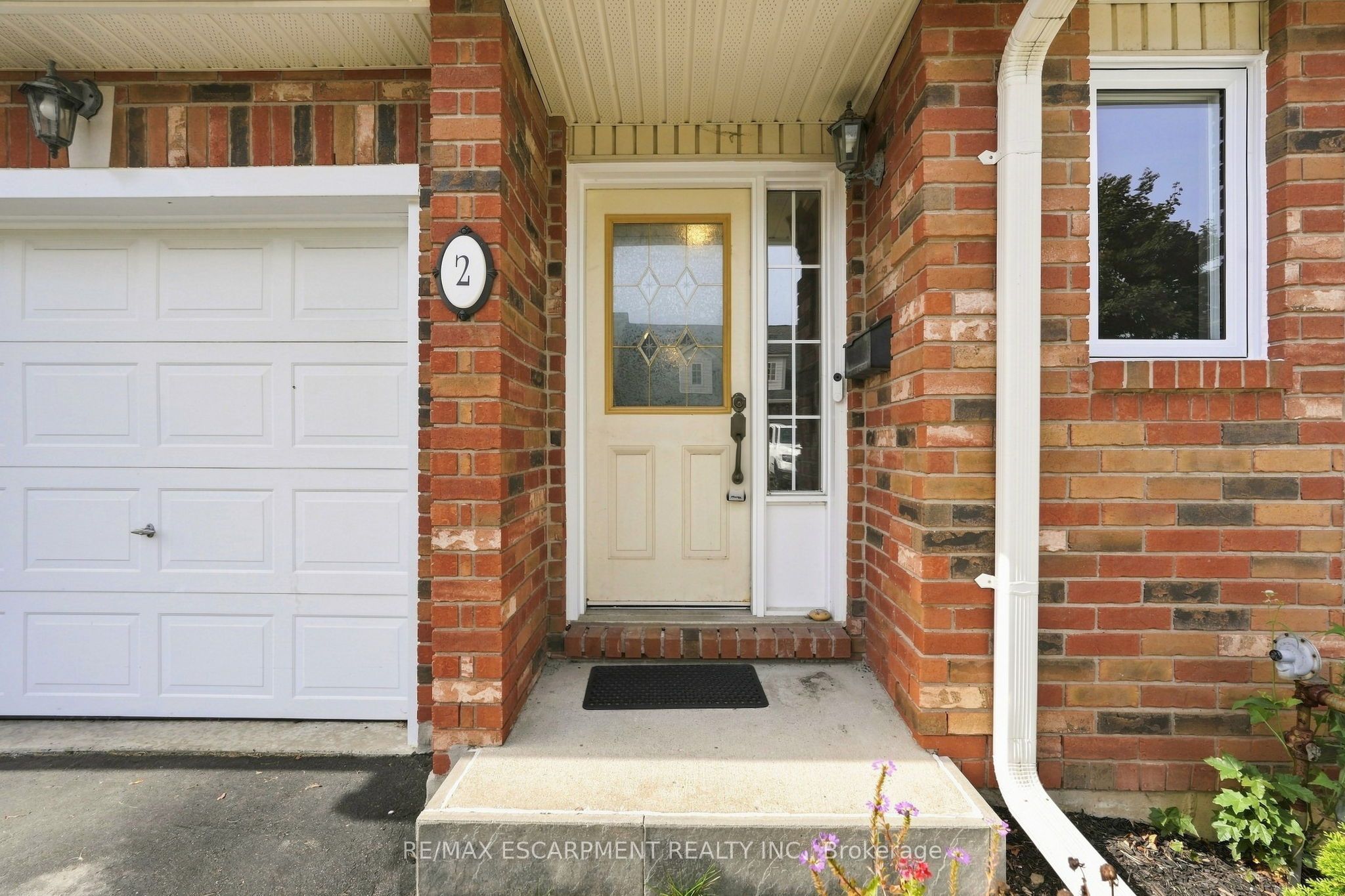 222 FELLOWES Crescent 2, Hamilton, ON L8B 0R1 photo 2