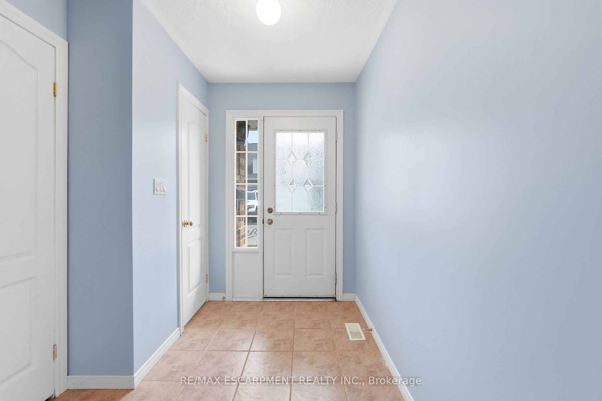 222 FELLOWES Crescent 2, Hamilton, ON L8B 0R1 photo 3