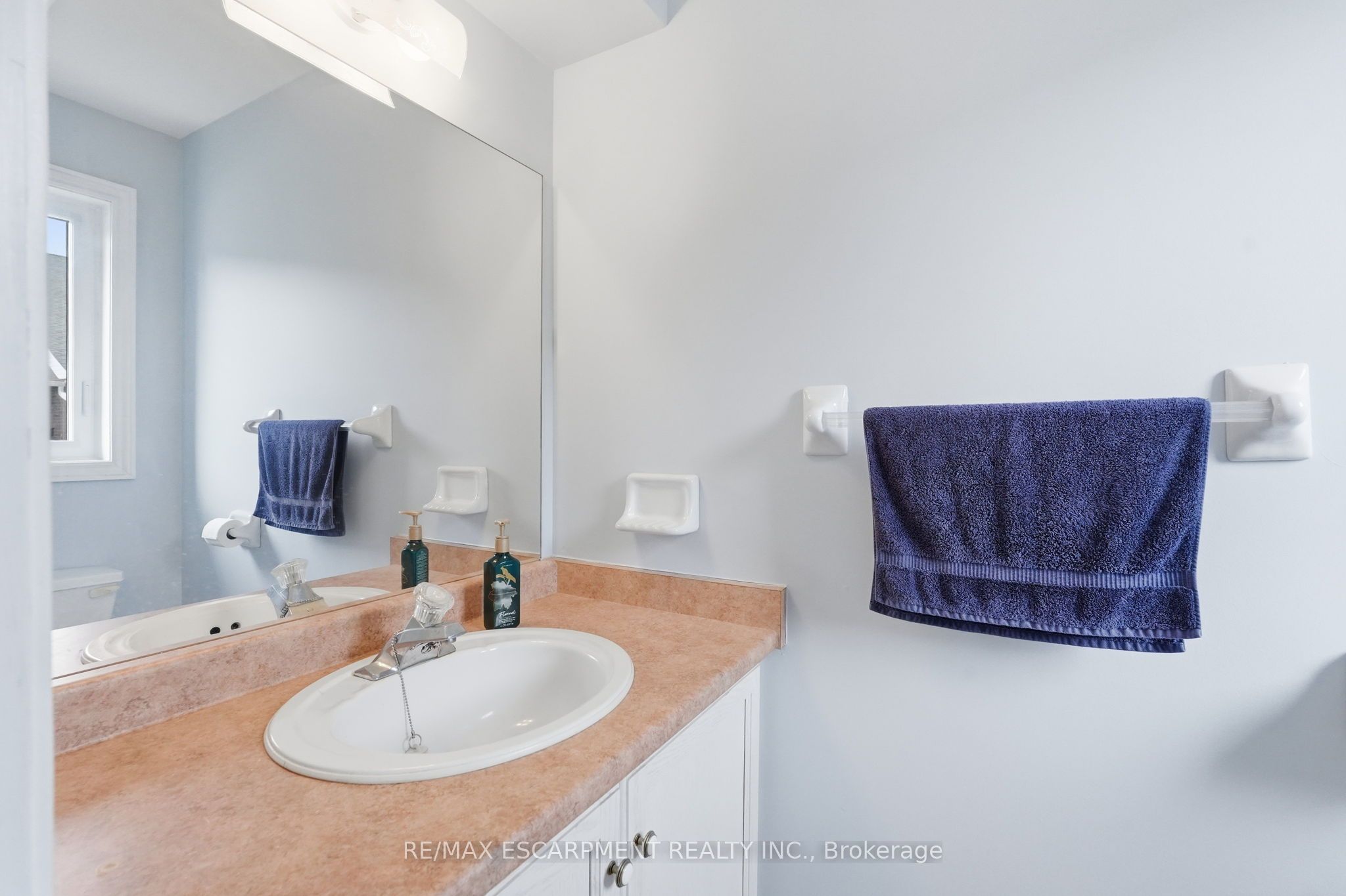 222 FELLOWES Crescent 2, Hamilton, ON L8B 0R1 photo 5