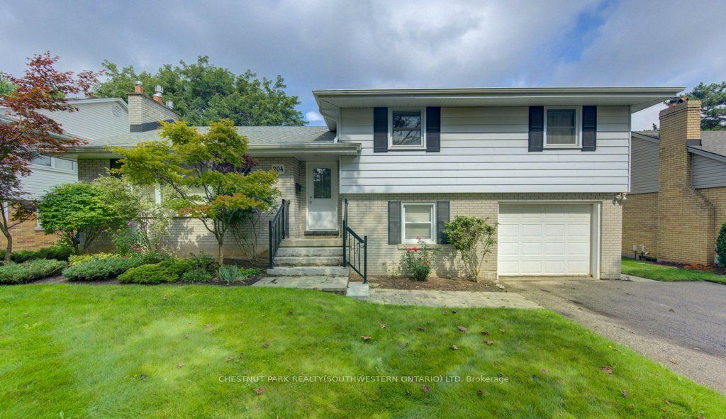 204 Stanley Drive, Waterloo, ON N2L 1H4 photo 4