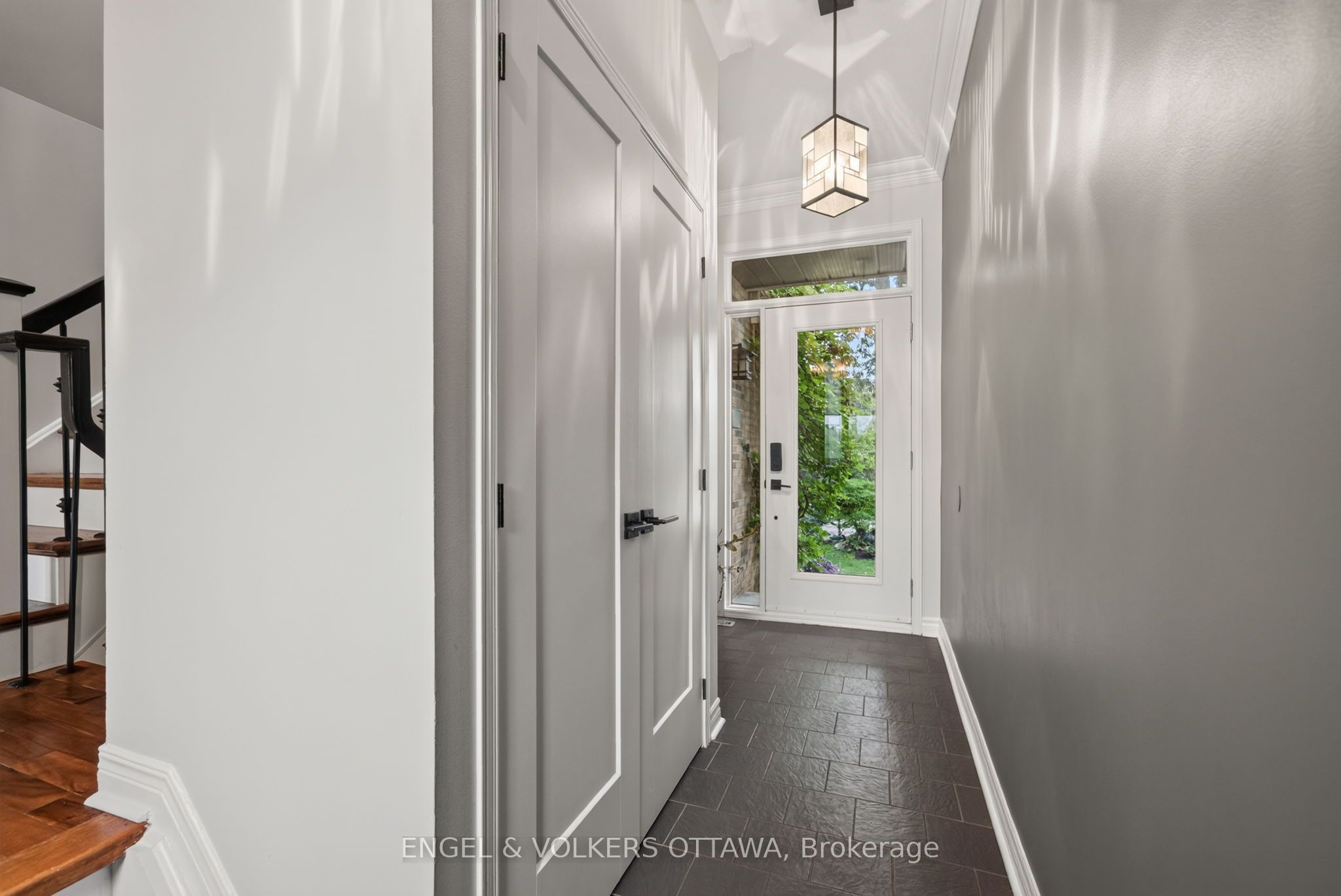 7 Nelford Court, Kanata, ON K2K 2L8 photo 2