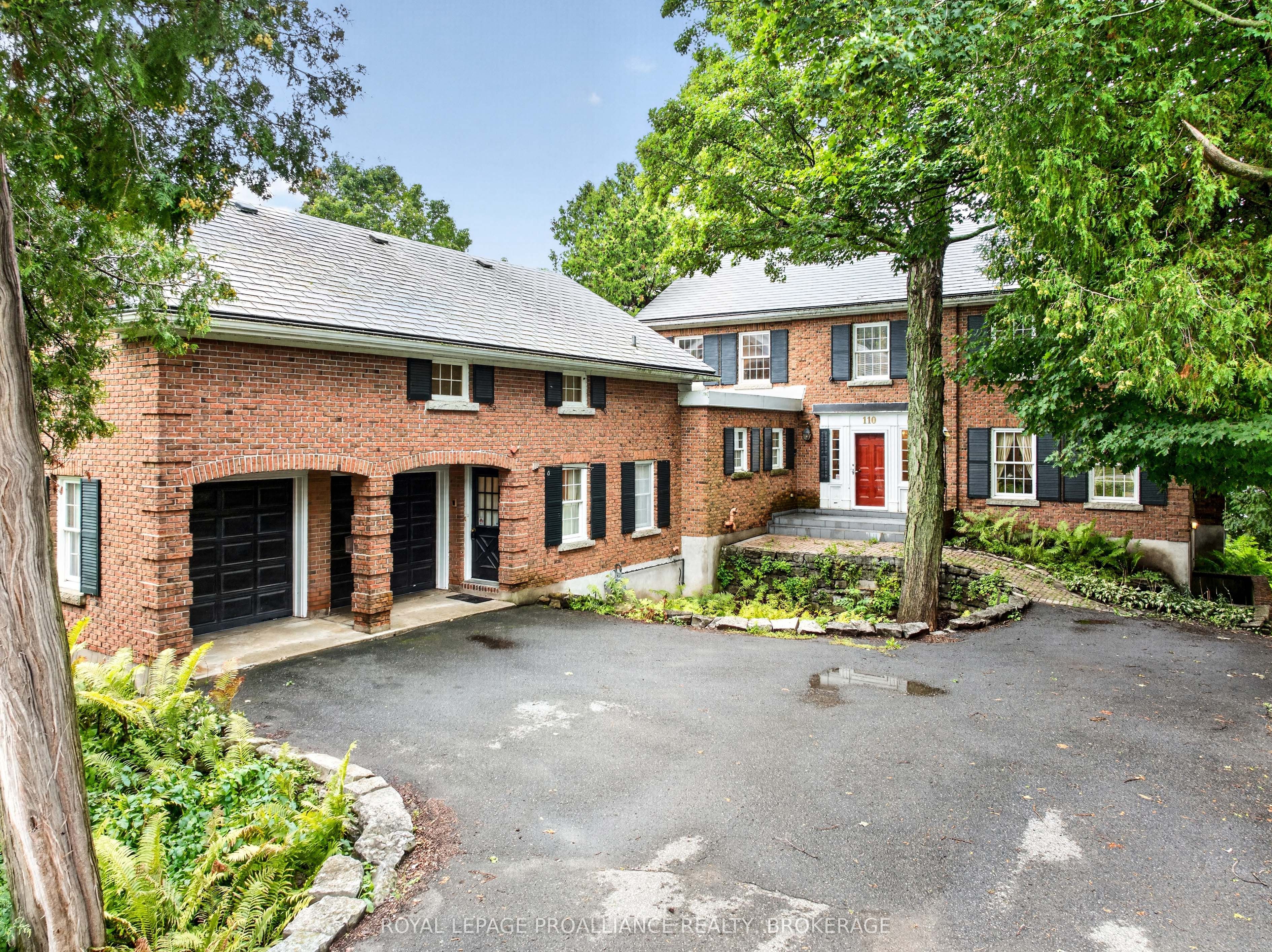 110 Lakeshore Boulevard, Kingston, ON K7M 0A5 photo 2