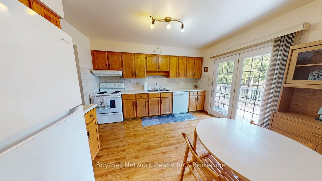2565 Marsdale Drive, Peterborough, ON K9L 1Y3 photo 3