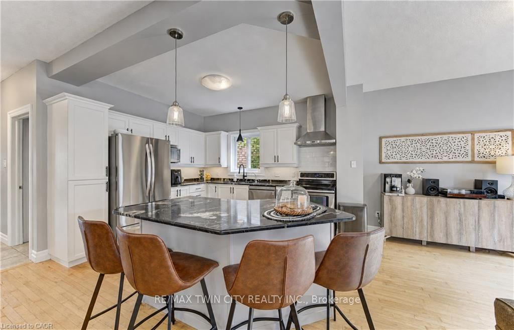 231 STEEPLERIDGE Street, Kitchener, ON N2P 2W1 photo 5