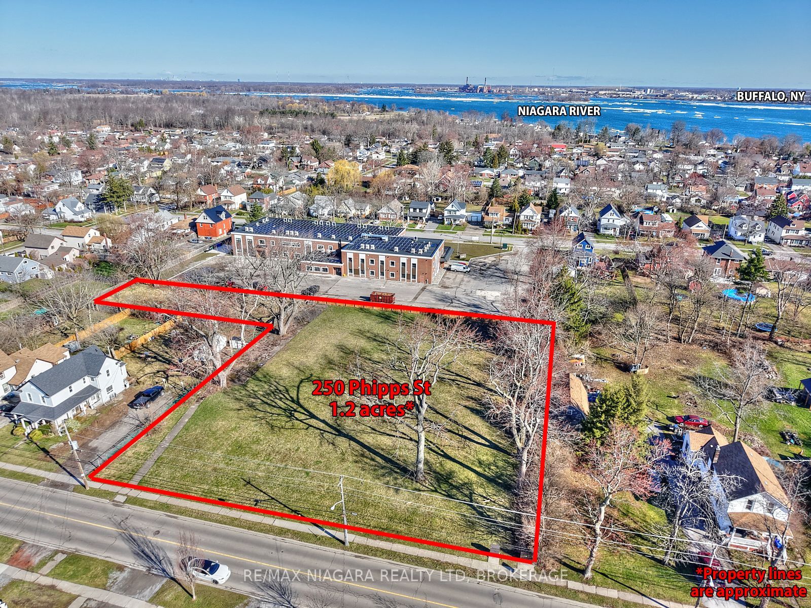 250 Phipps Street, Fort Erie, ON L2A 2V5 photo 2