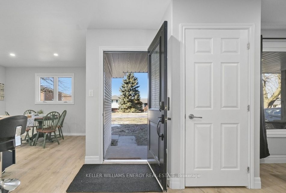 7 Glenarden Crescent, Belleville, ON K8P 2B9 photo 2