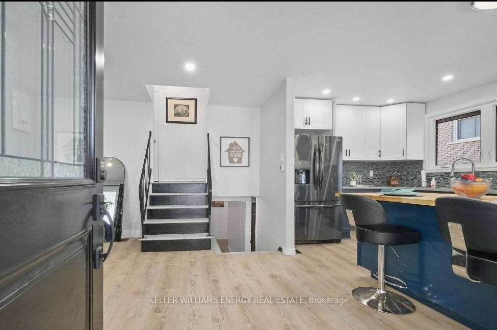 7 Glenarden Crescent, Belleville, ON K8P 2B9 photo 3