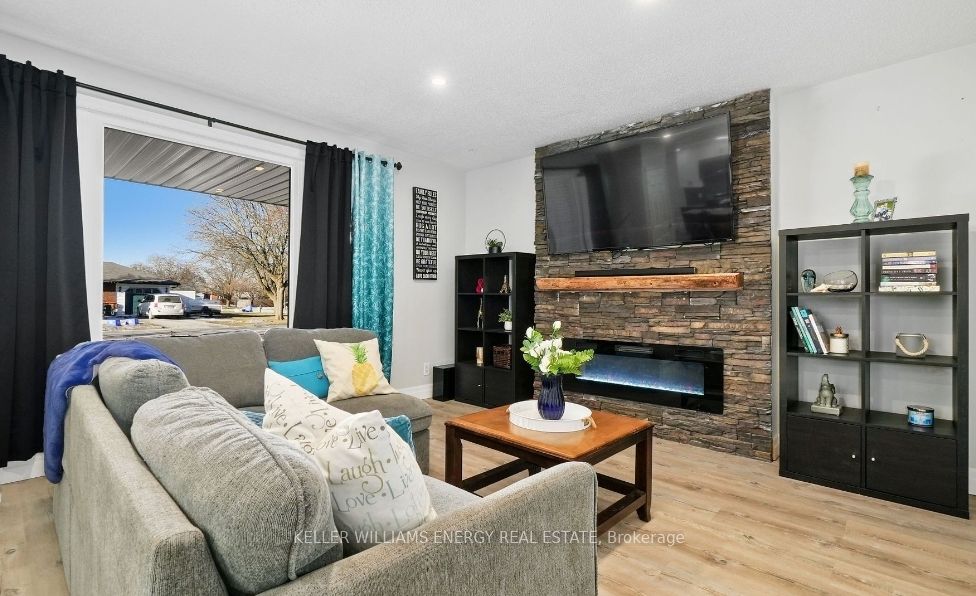 7 Glenarden Crescent, Belleville, ON K8P 2B9 photo 5